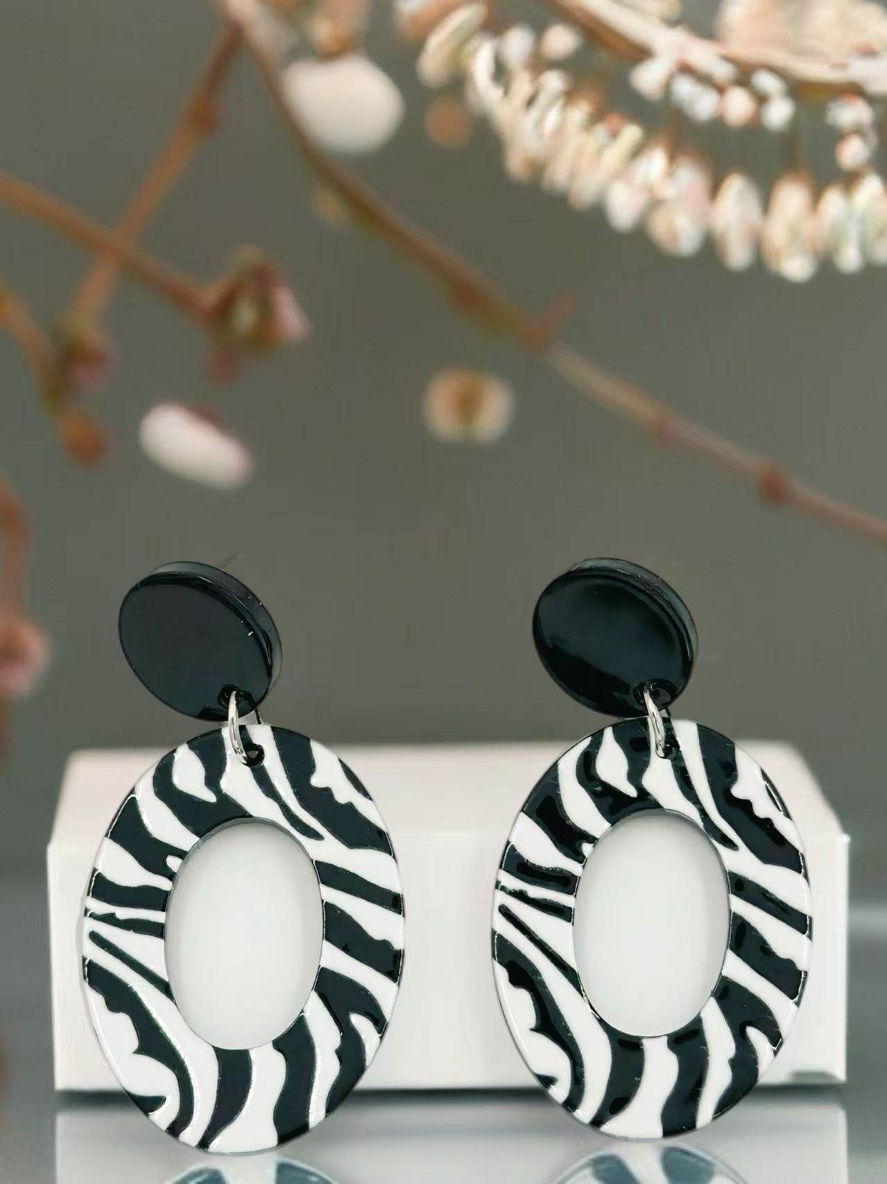 Zebra Oval Stud Statement Earrings - MODA ACCESSORIES
