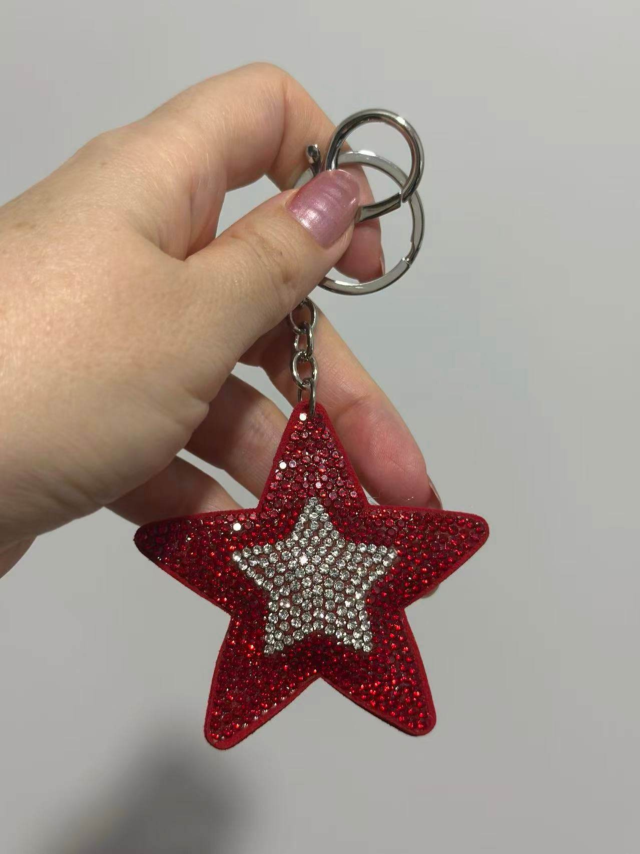 β¨ Sparkling Red Star Keychain β¨ - MODA ACCESSORIES