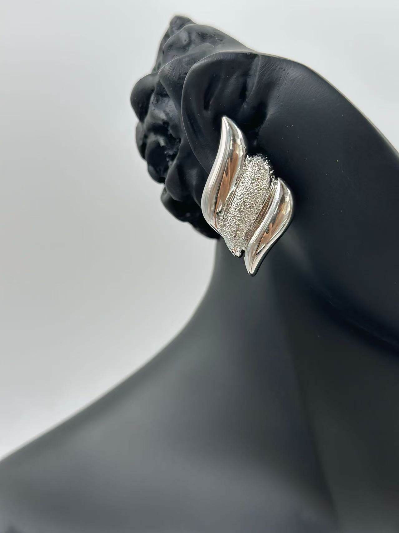 Sculpted Silver-Tone Wave Stud Earrings - MODA ACCESSORIES