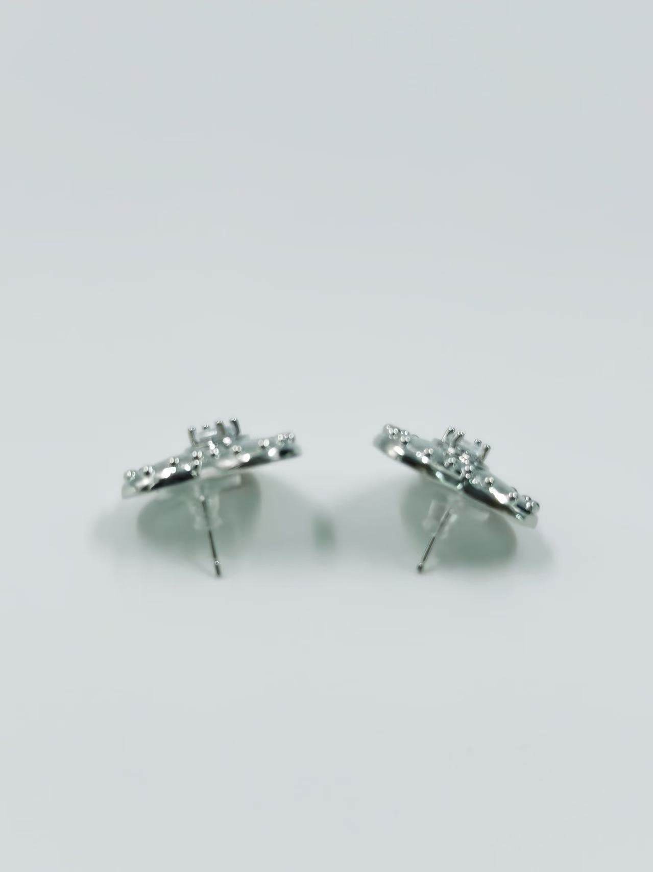 Silver Radiant Heart Stud Earrings - MODA ACCESSORIES