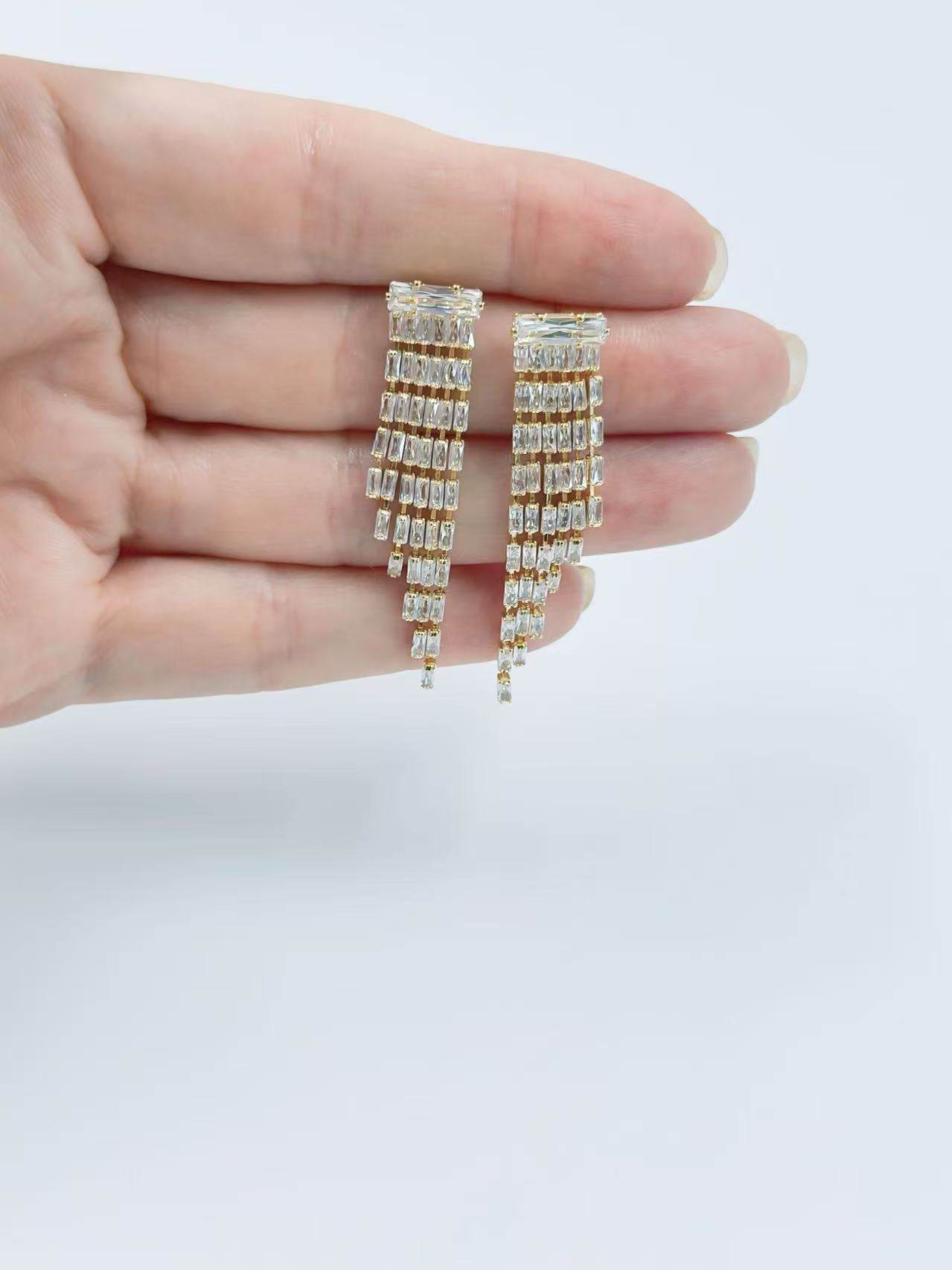 Gold Fringe Statement Earrings - MODA ACCESSORIES