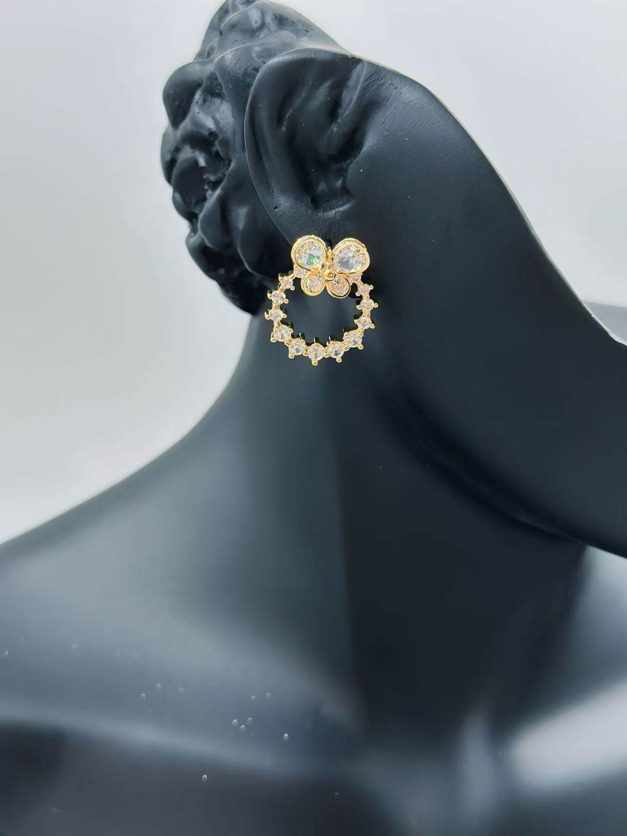 Gold Radiant Cluster Stud Earrings - MODA ACCESSORIES