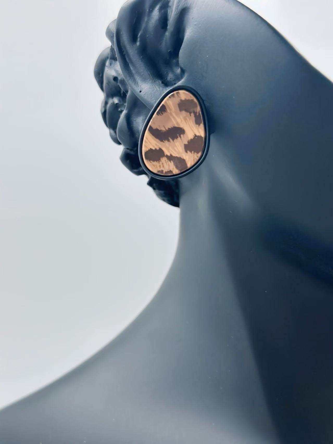 Leopard Print Teardrop Stud Earrings - MODA ACCESSORIES