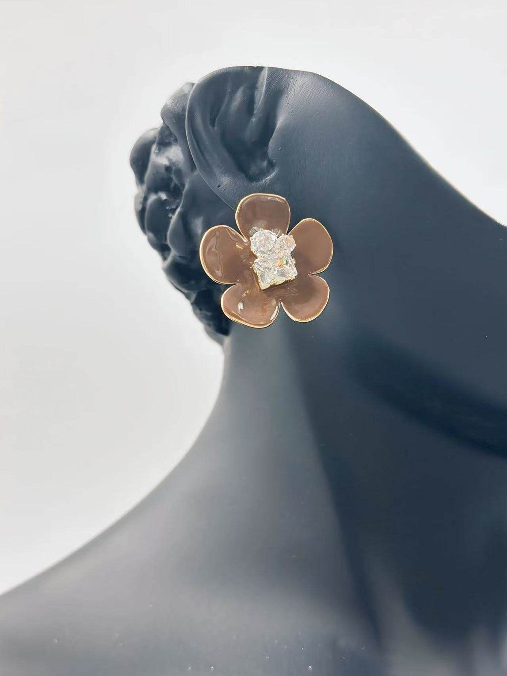 Glossy Brown Floral Stud Earrings - MODA ACCESSORIES
