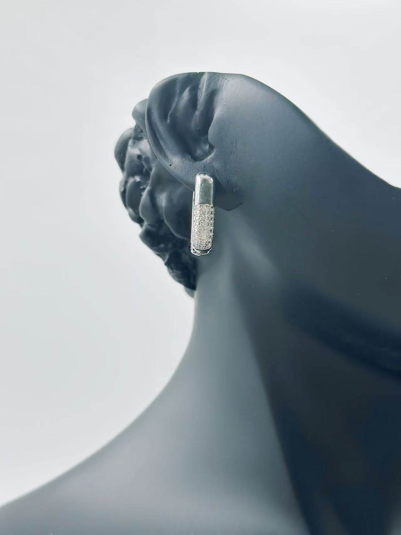 Minimalist Silver-Tone Huggie Earring - MODA ACCESSORIES