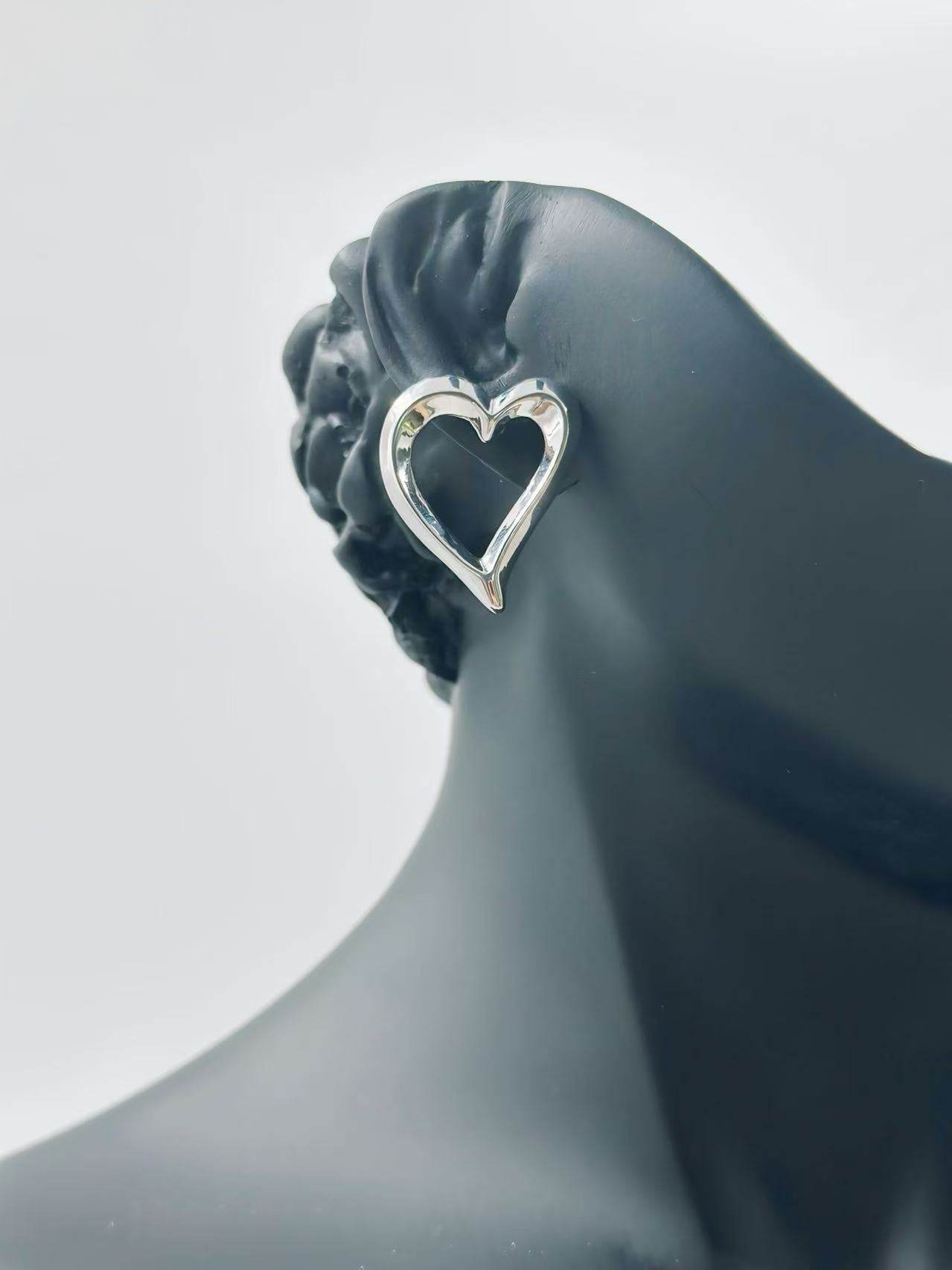 Silver-Tone Open Heart Stud Earrings - MODA ACCESSORIES