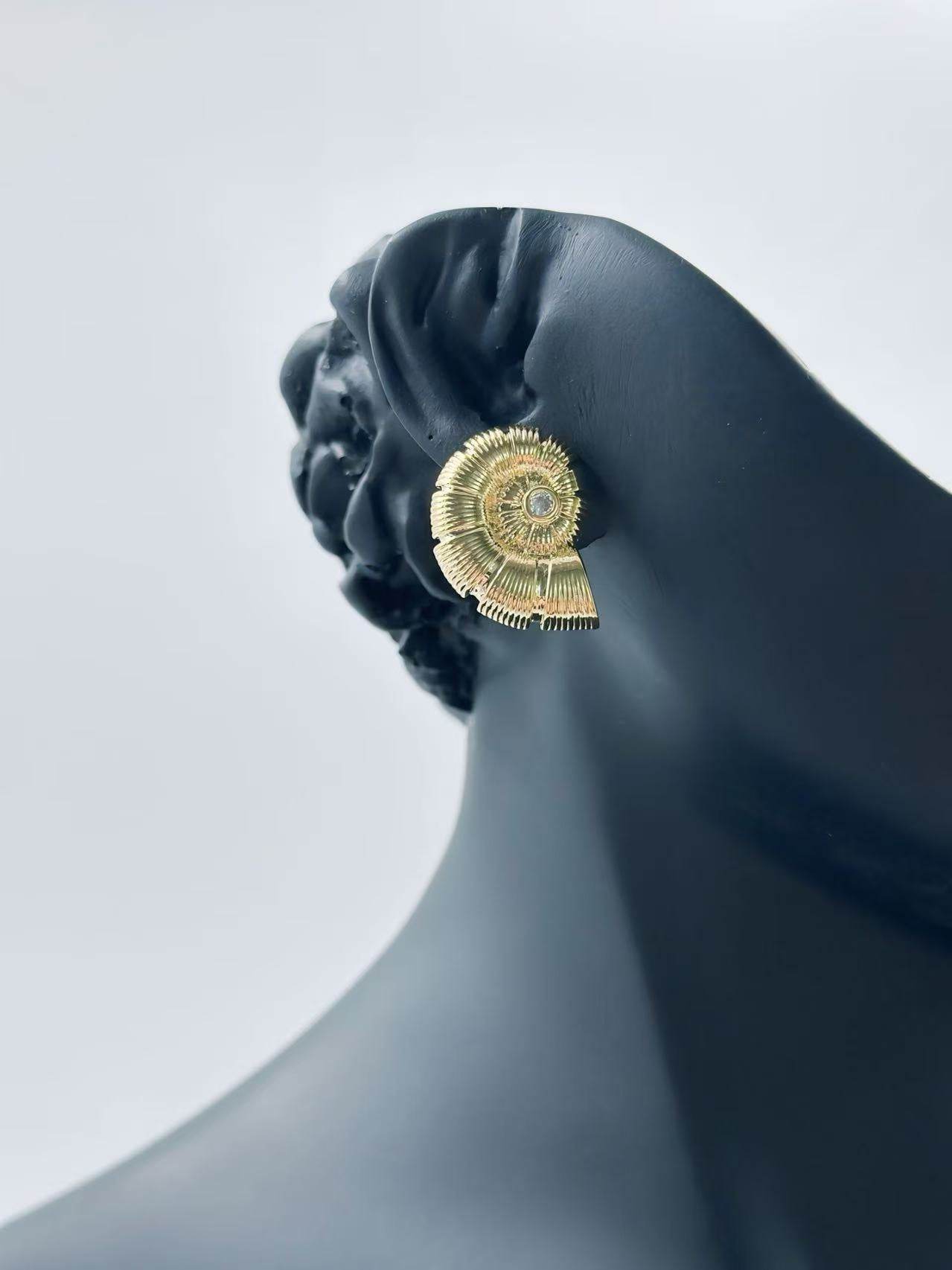 Golden Spiral Shell-Inspired Stud Earrings - MODA ACCESSORIES
