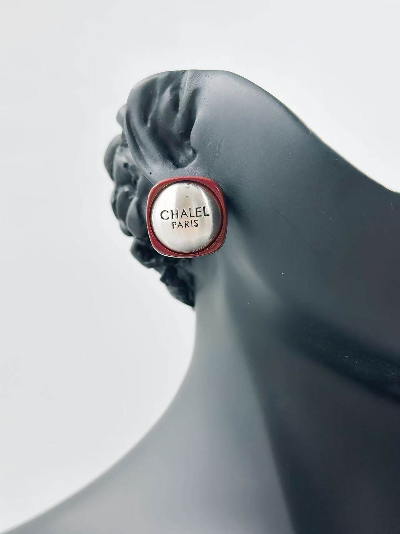 Vintage-Inspired “CHALEL PARIS” Stud Earrings - MODA ACCESSORIES