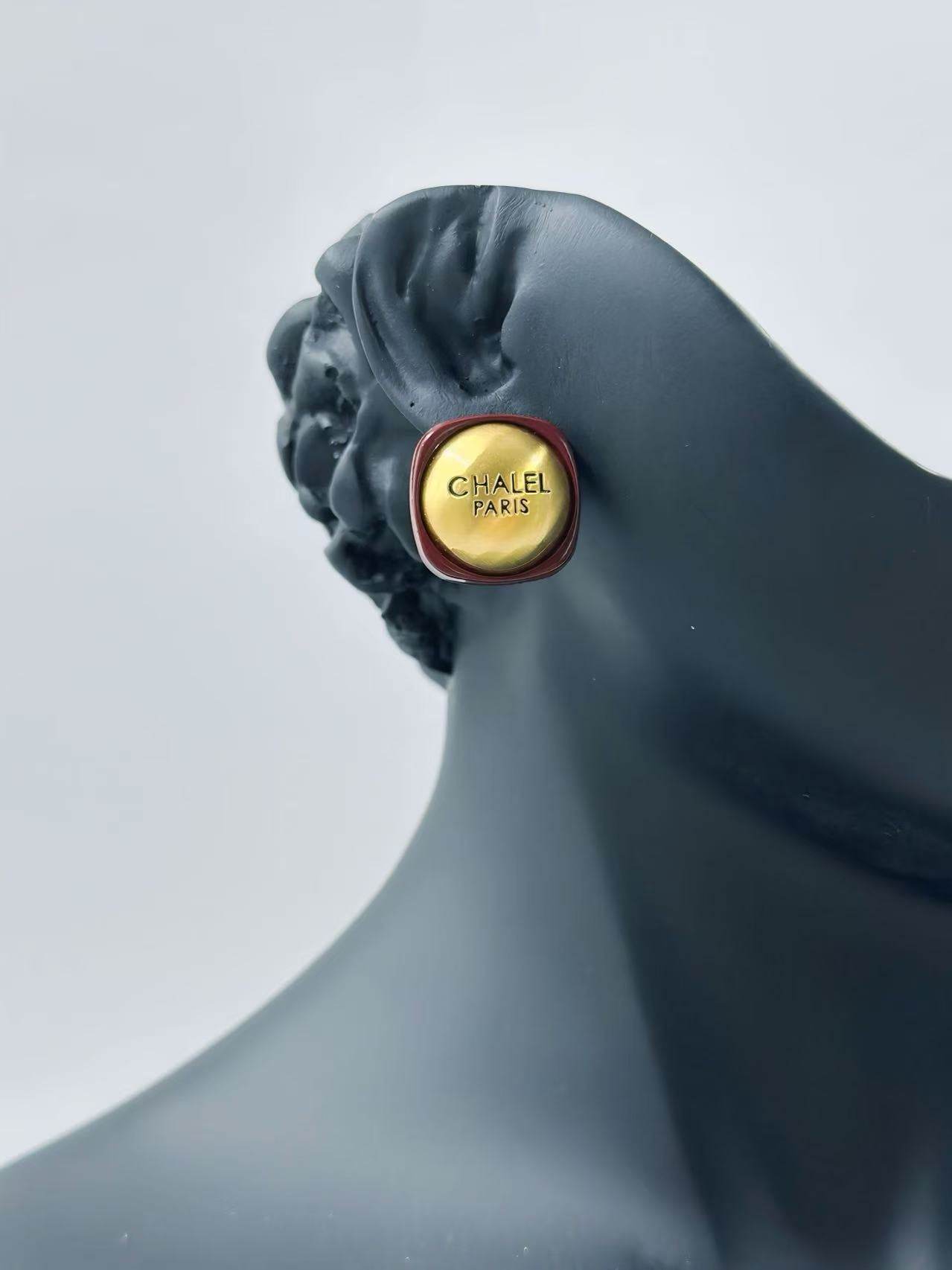 Vintage-Inspired “CHALEL PARIS” Stud Earrings - MODA ACCESSORIES