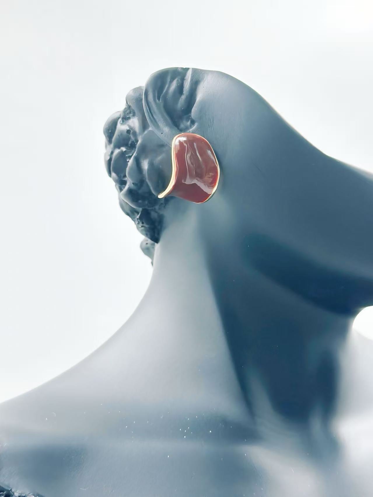 Elegant Abstract Metal Stud Earrings – Modern Minimalist Design