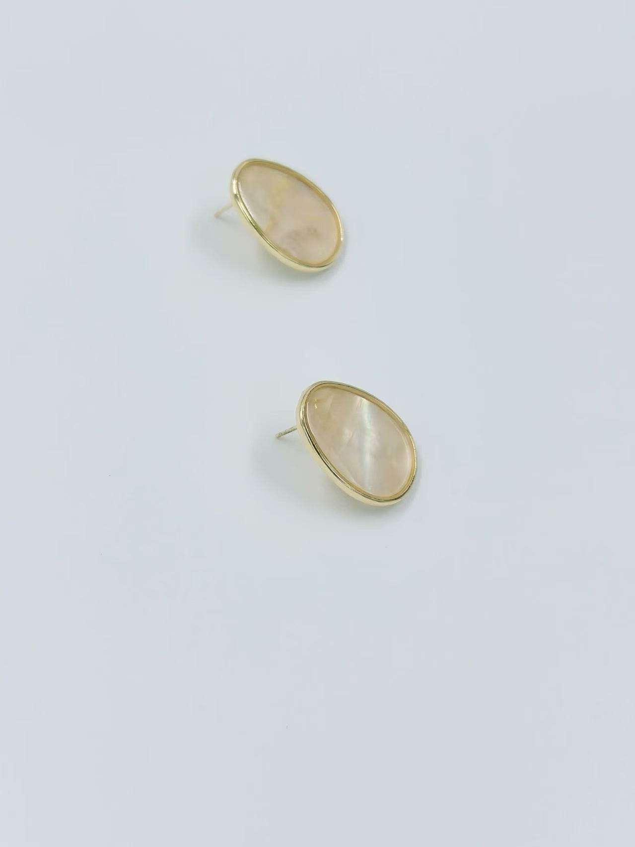 Oval Shell Stud Earrings β Gold & Silver Tone Variants - MODA ACCESSORIES