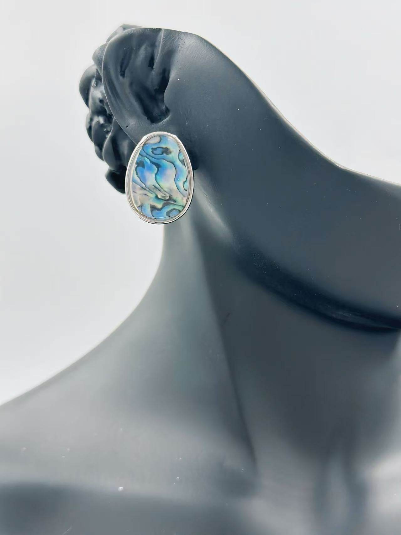 Oval Shell Stud Earrings β Gold & Silver Tone Variants - MODA ACCESSORIES