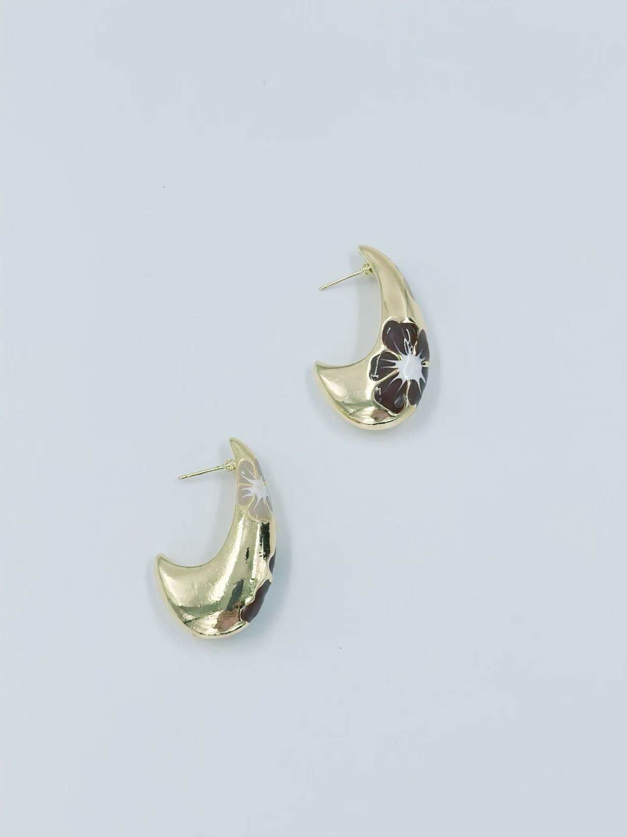 Gold-Tone Curved Floral Enamel Earrings – Multicolor Variants - MODA ACCESSORIES