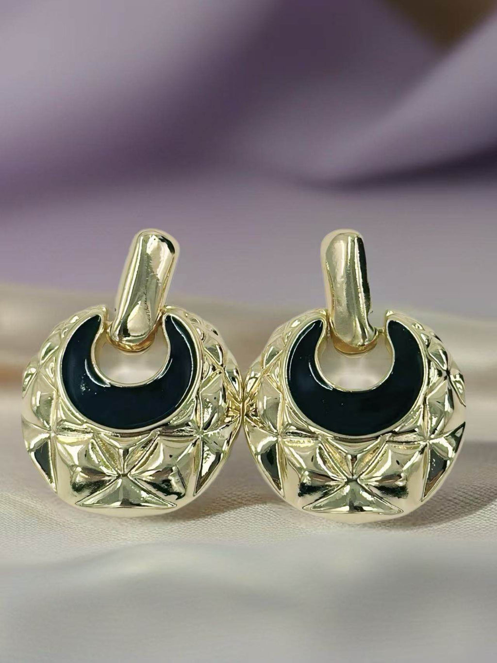 Geometric Textured Drop Earrings with Enamel Inlay – Luxe Retro Series - MODA ACCESSORIES