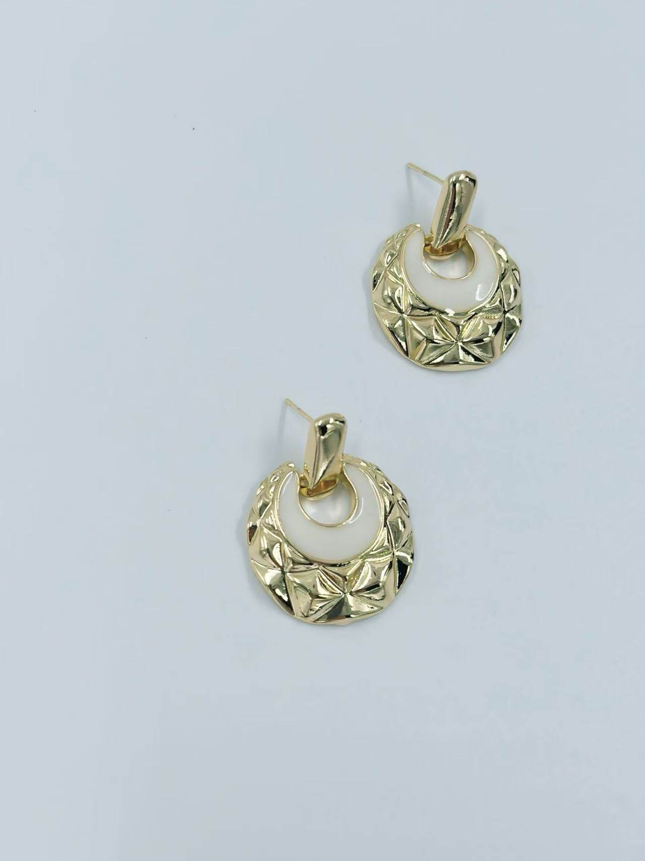 Geometric Textured Drop Earrings with Enamel Inlay β Luxe Retro Series - MODA ACCESSORIES