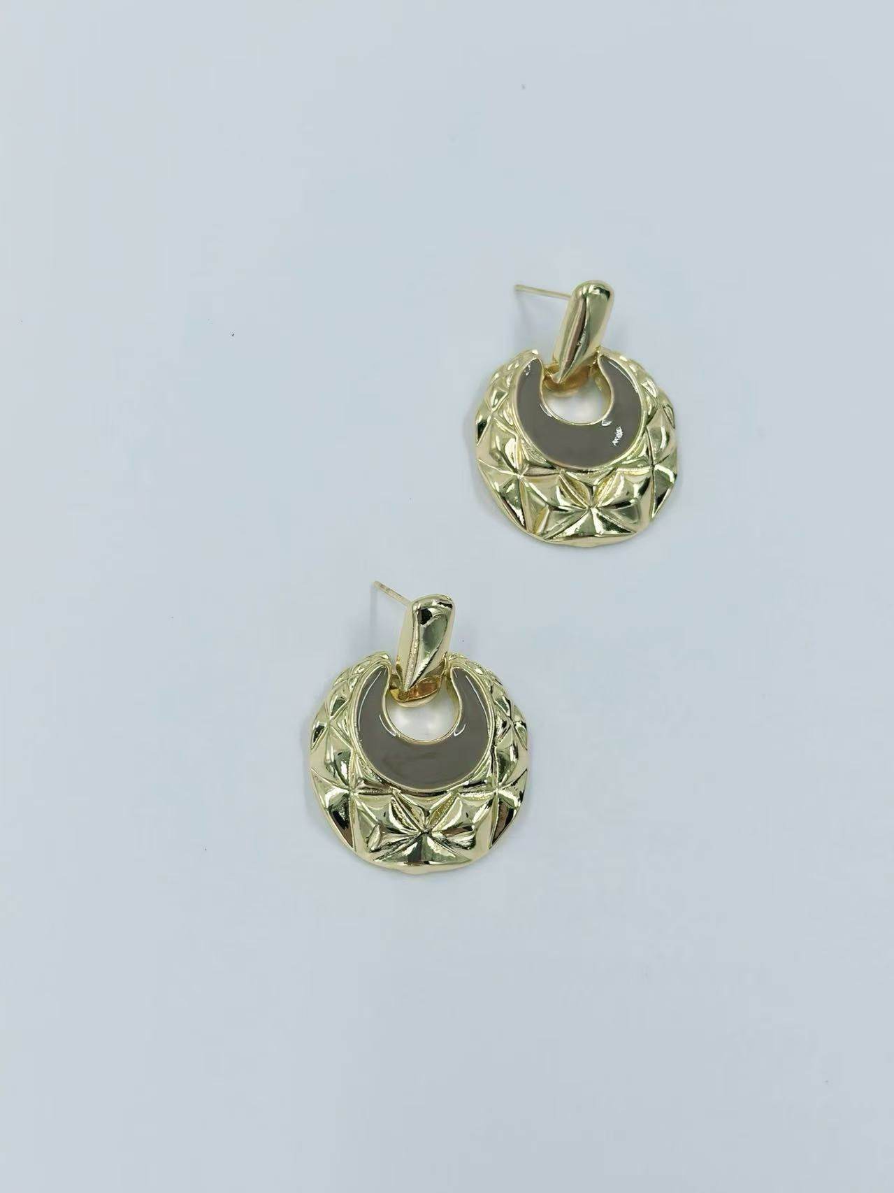 Geometric Textured Drop Earrings with Enamel Inlay β Luxe Retro Series - MODA ACCESSORIES