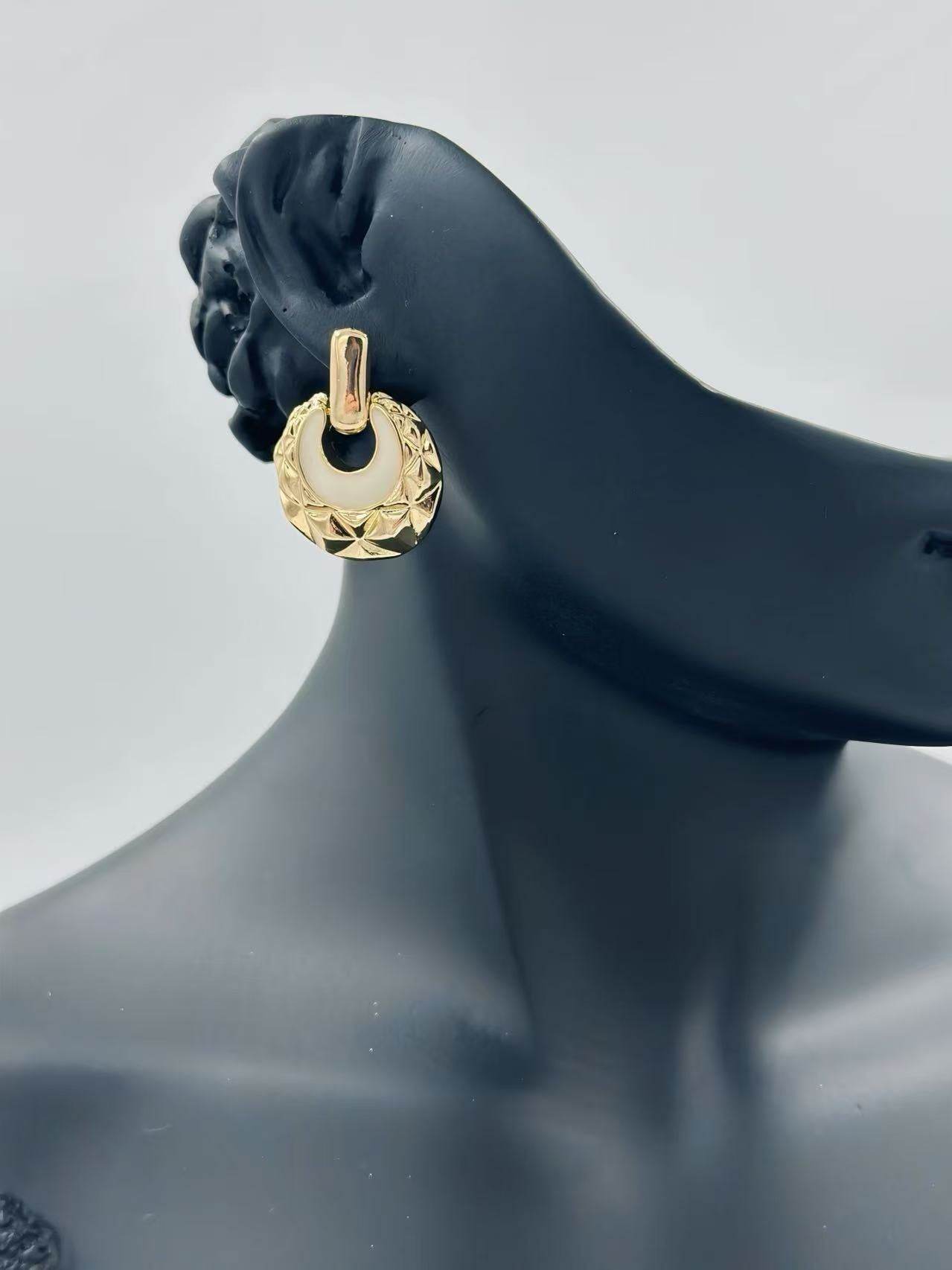 Geometric Textured Drop Earrings with Enamel Inlay β Luxe Retro Series - MODA ACCESSORIES