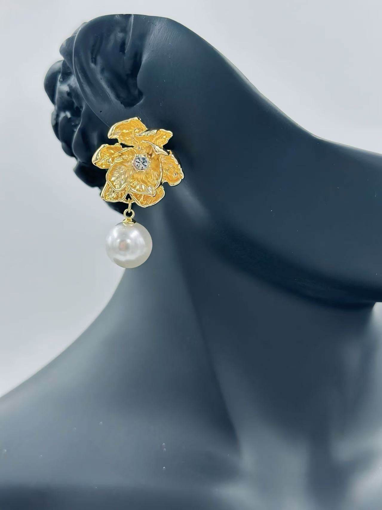Vintage Floral Drop Earrings - MODA ACCESSORIES