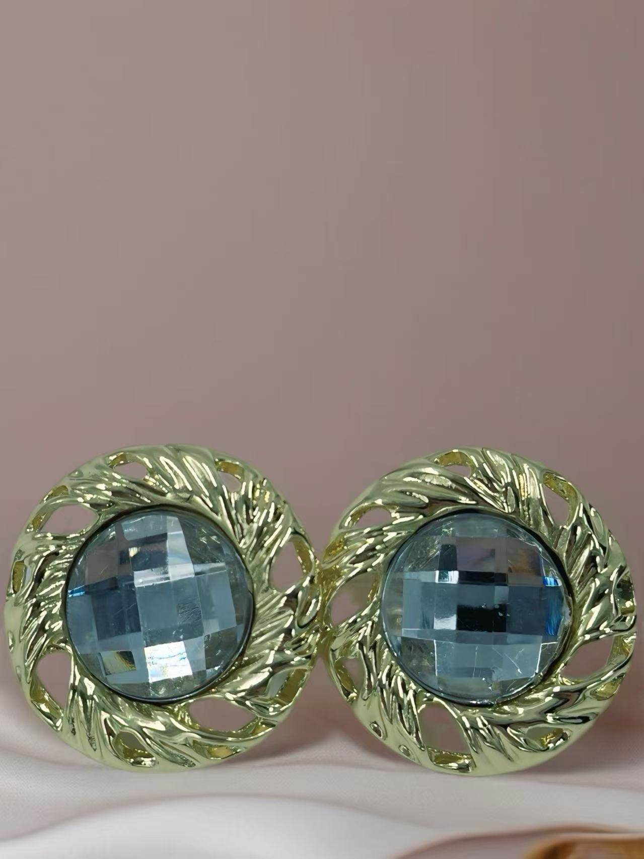 Vintage Faceted Button Earrings with Gold Rope Frame - MODA ACCESSORIES