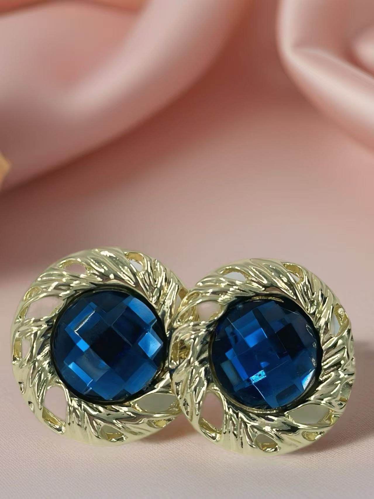 Vintage Faceted Button Earrings with Gold Rope Frame - MODA ACCESSORIES