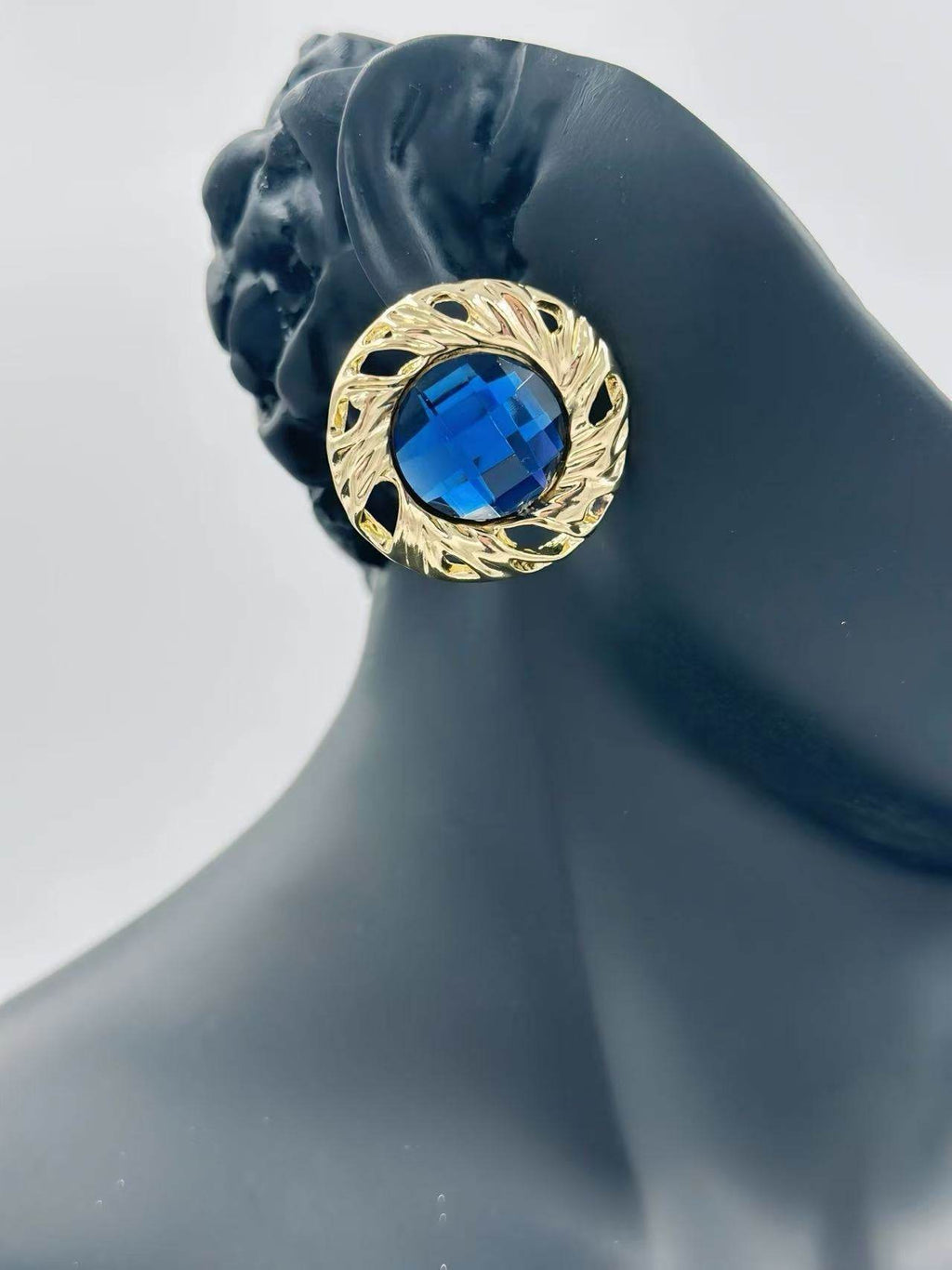 Vintage Faceted Button Earrings with Gold Rope Frame - MODA ACCESSORIES