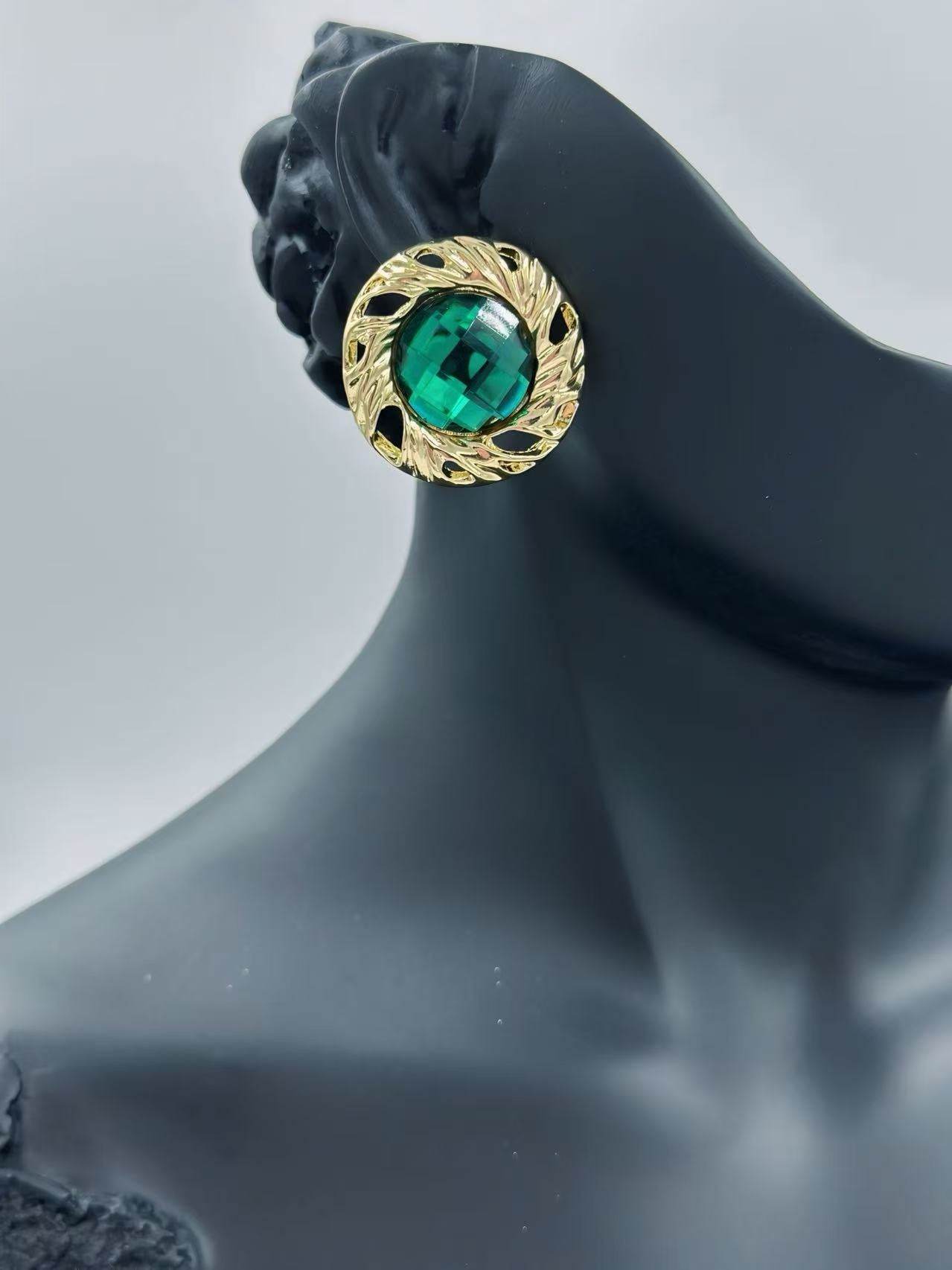 Vintage Faceted Button Earrings with Gold Rope Frame - MODA ACCESSORIES