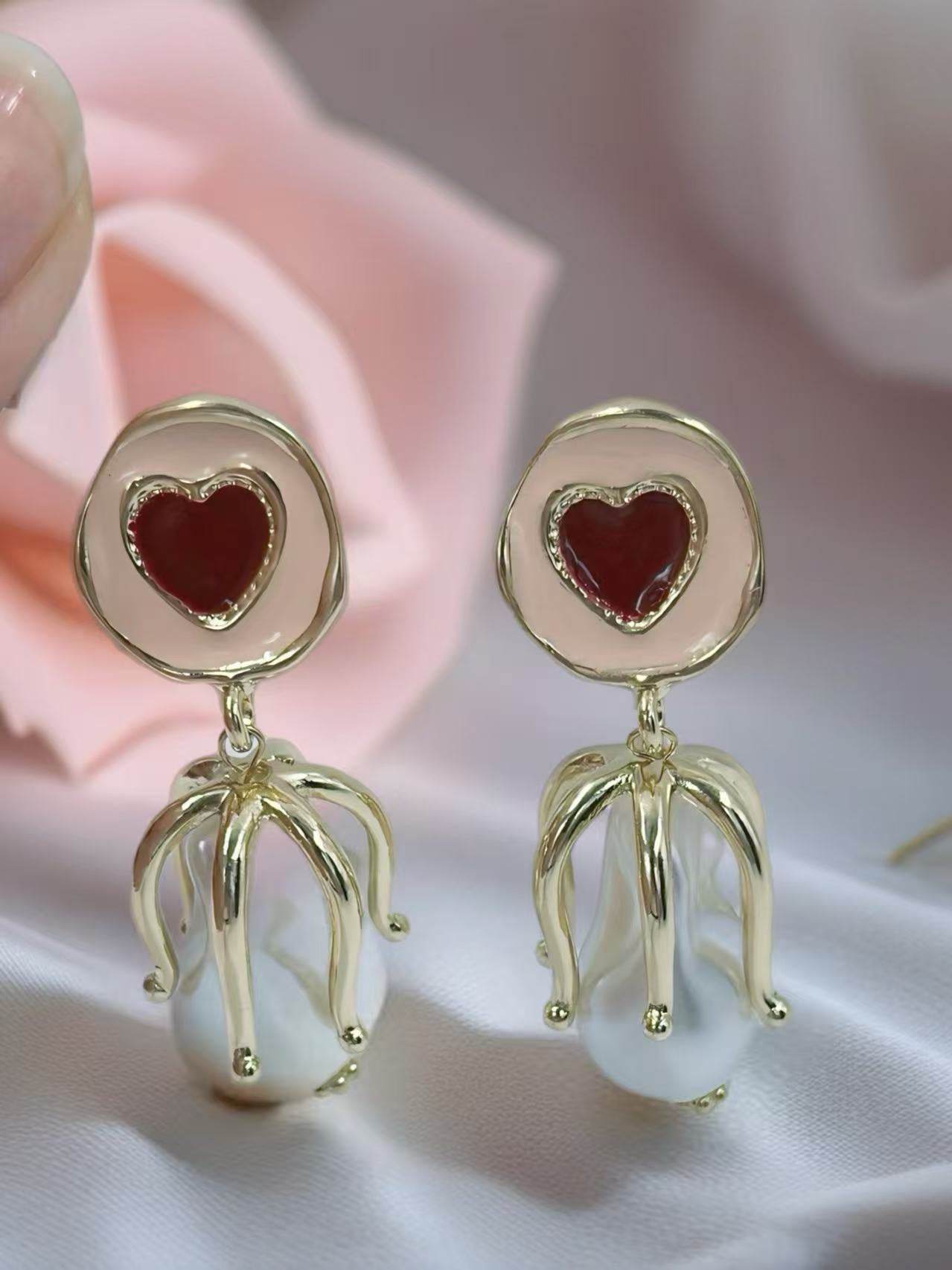 Romantic Heart Drop Earrings β Vintage Gold Style - MODA ACCESSORIES