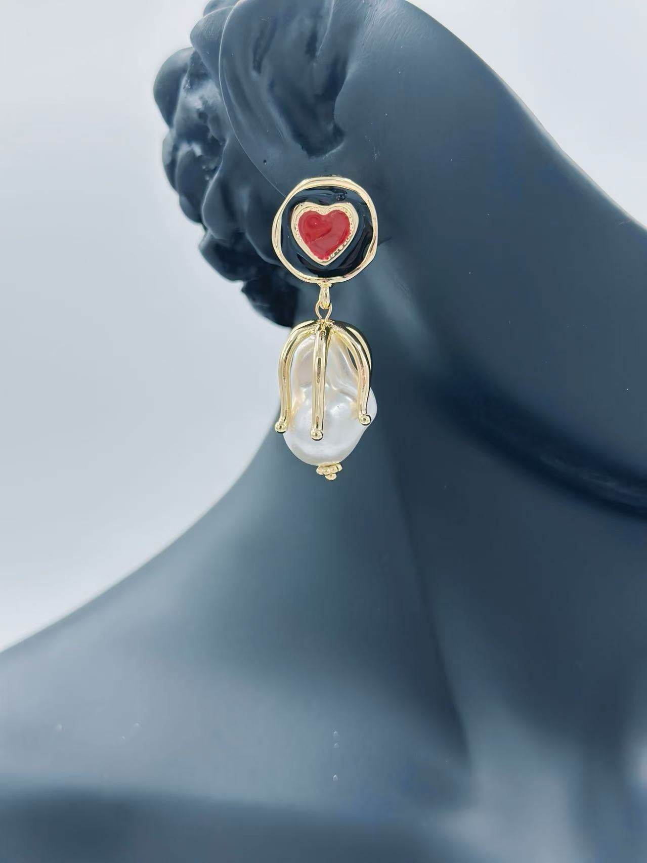 Romantic Heart Drop Earrings – Vintage Gold Style - MODA ACCESSORIES