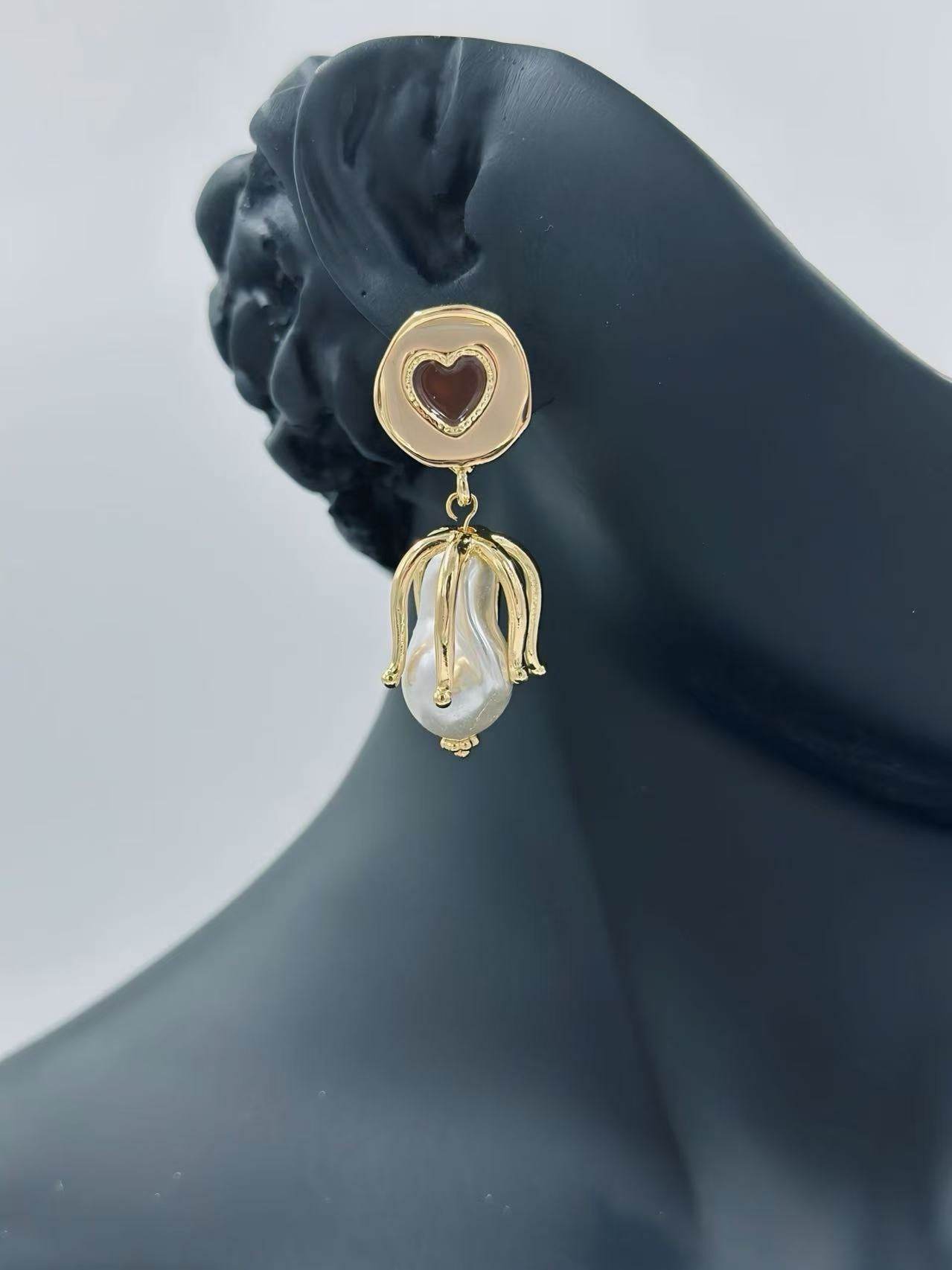 Romantic Heart Drop Earrings – Vintage Gold Style - MODA ACCESSORIES