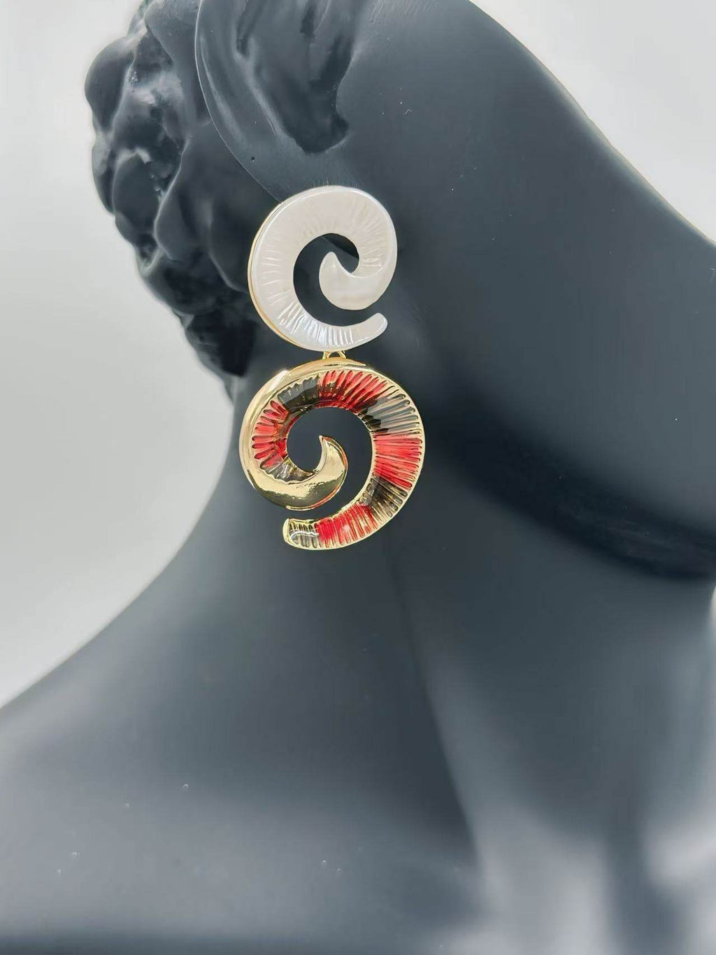 Spiral Shell-Inspired Drop Earrings - MODA ACCESSORIES