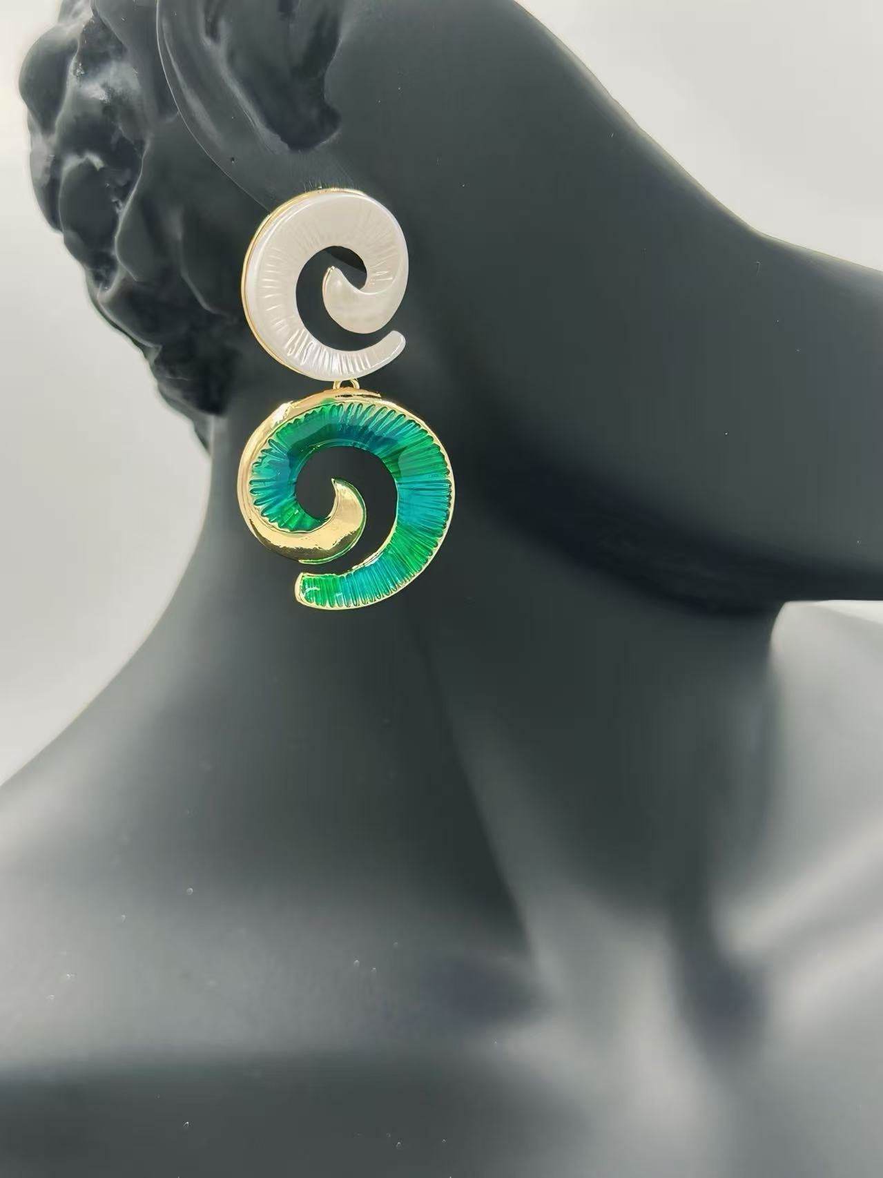 Spiral Shell-Inspired Drop Earrings - MODA ACCESSORIES