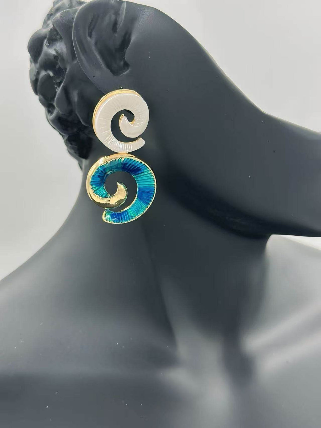 Spiral Shell-Inspired Drop Earrings - MODA ACCESSORIES
