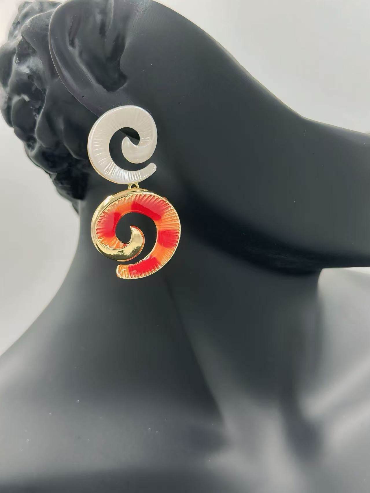 Spiral Shell-Inspired Drop Earrings - MODA ACCESSORIES