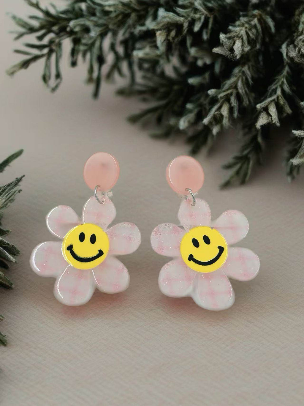 Smiley Face Daisy Stud Earrings - MODA ACCESSORIES