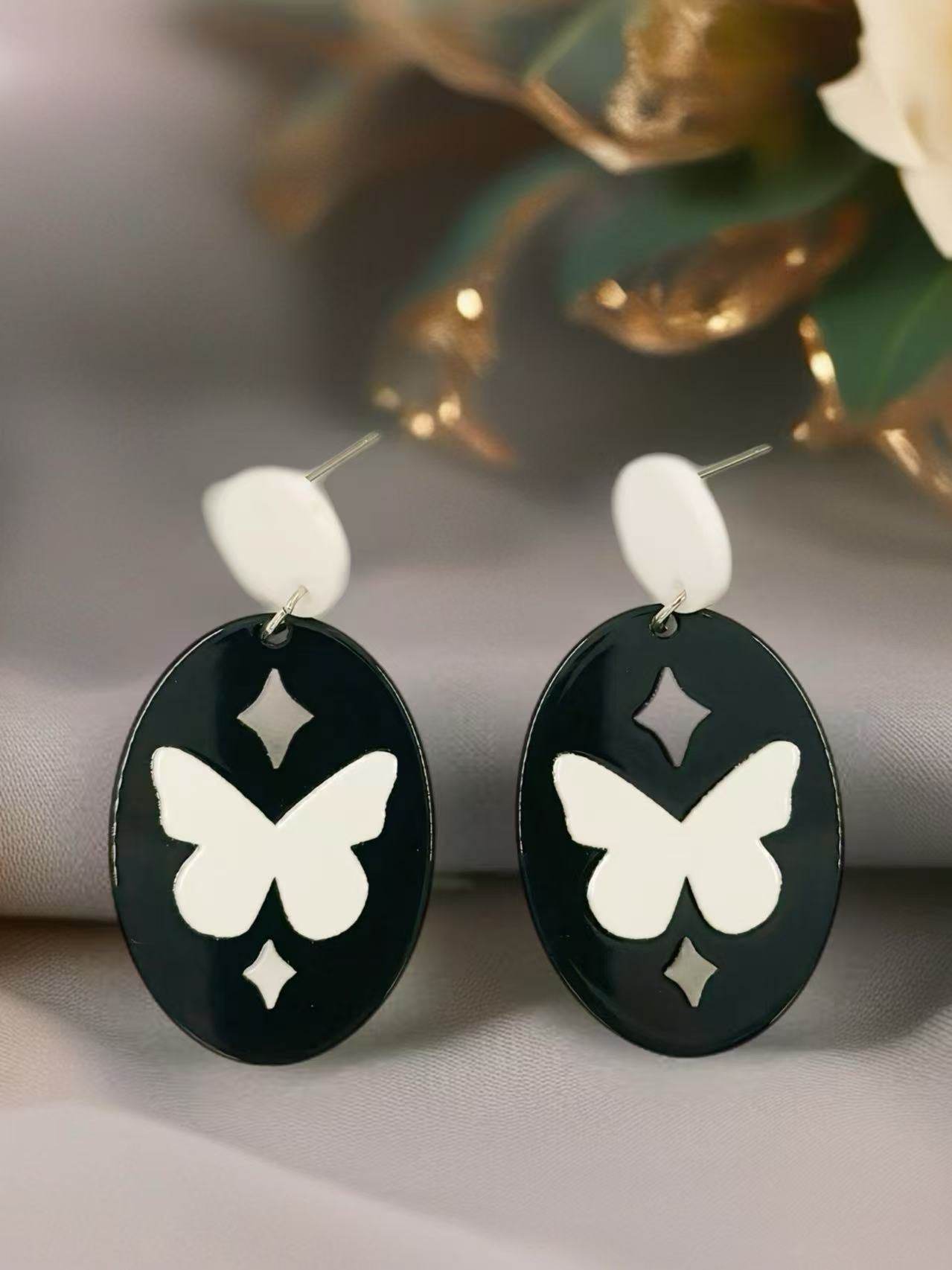 Butterfly Silhouette Earrings - MODA ACCESSORIES