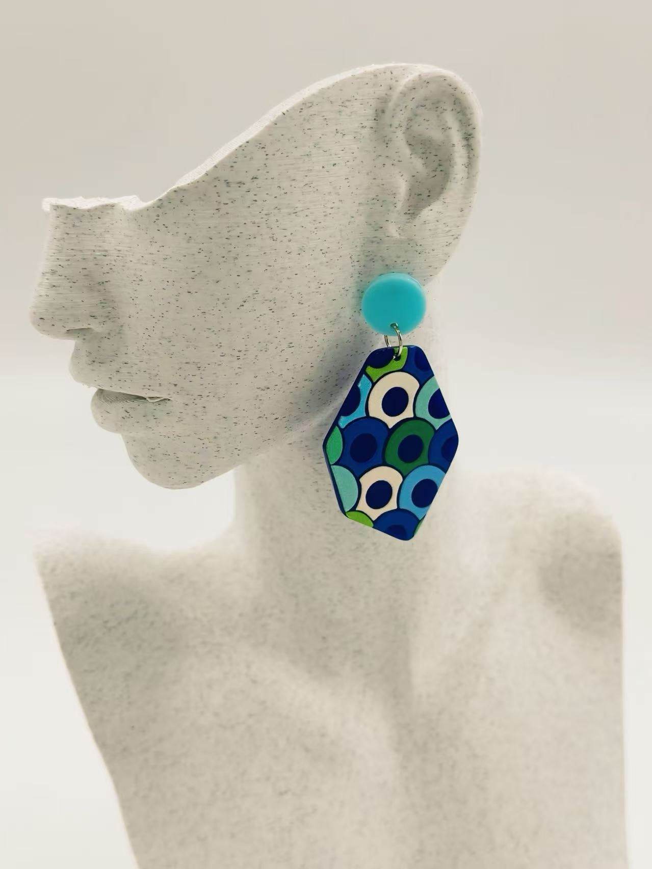 Retro Ripple Geometric Earrings - MODA ACCESSORIES