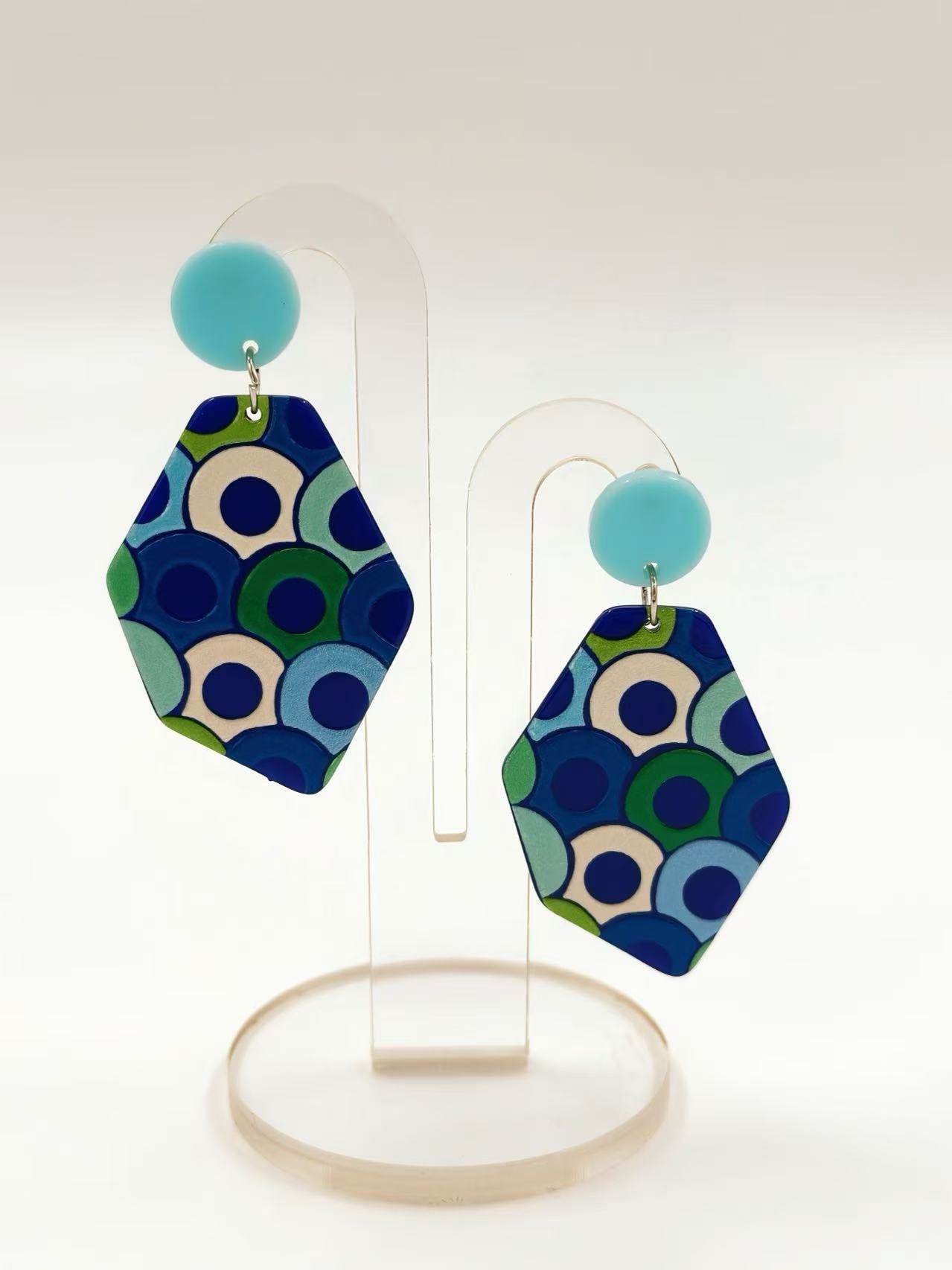 Retro Ripple Geometric Earrings - MODA ACCESSORIES