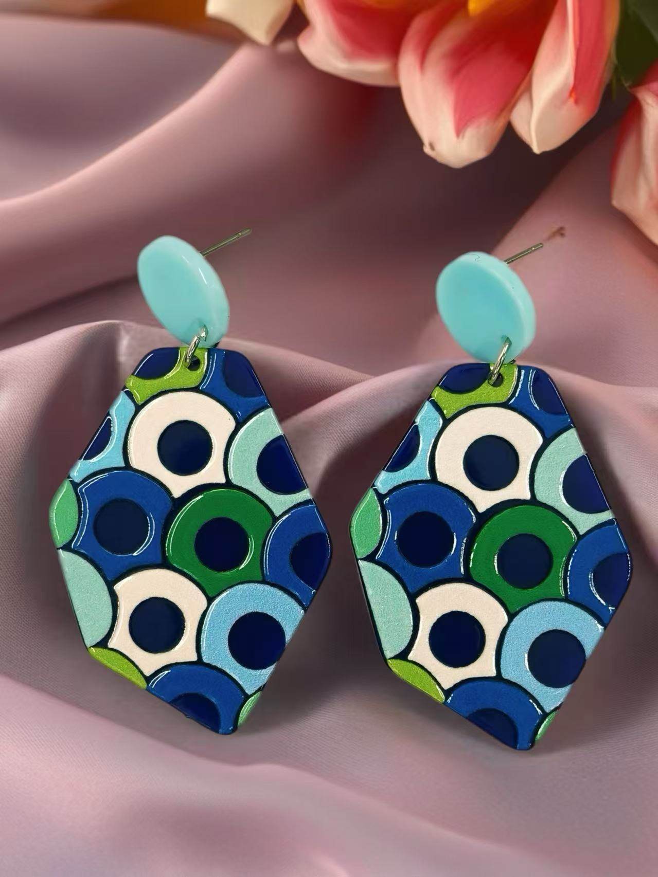 Retro Ripple Geometric Earrings - MODA ACCESSORIES