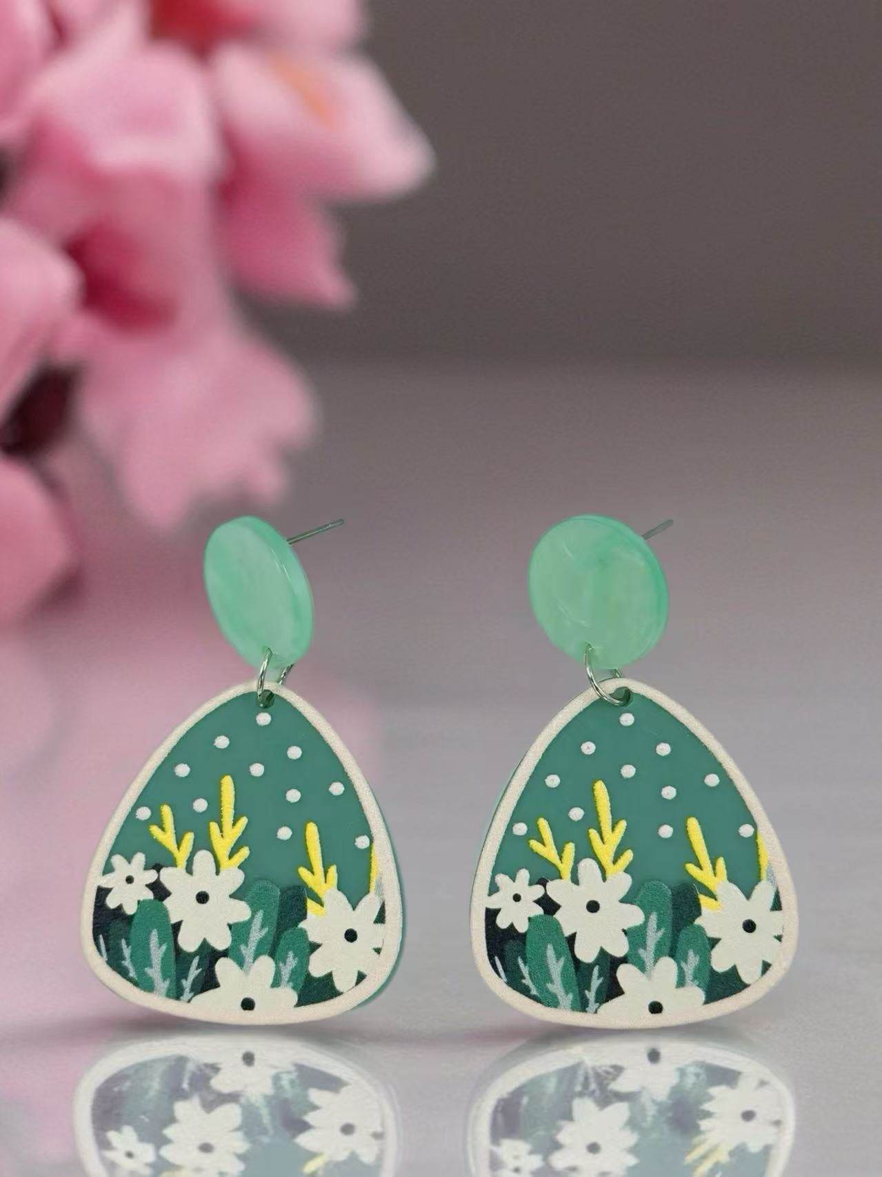 Botanical Bloom Stud Earrings - MODA ACCESSORIES