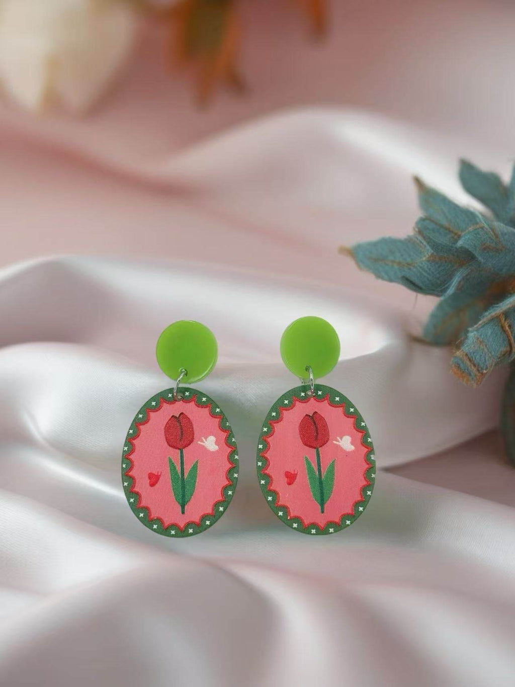 Tulip Love Oval Earrings - MODA ACCESSORIES