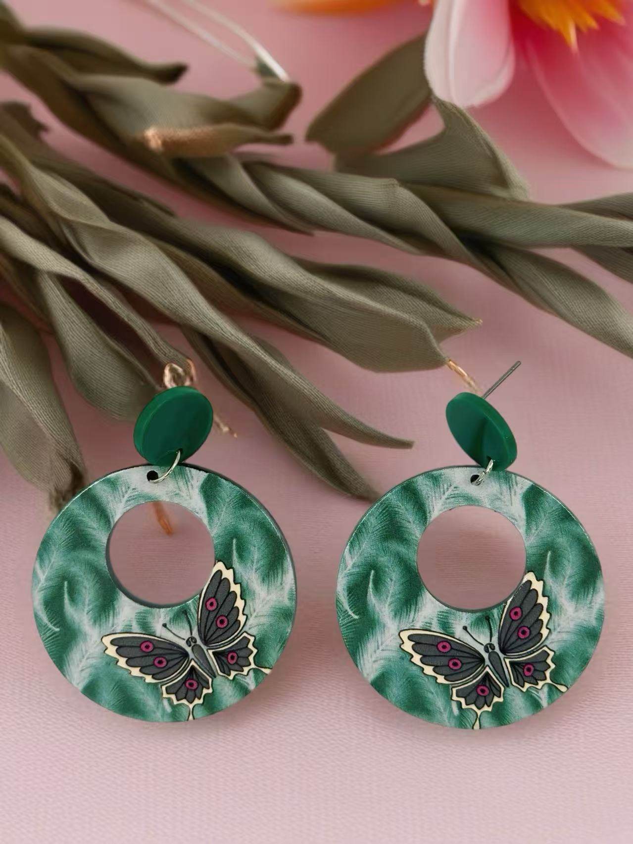Whirl Butterfly Hoop Earrings - MODA ACCESSORIES