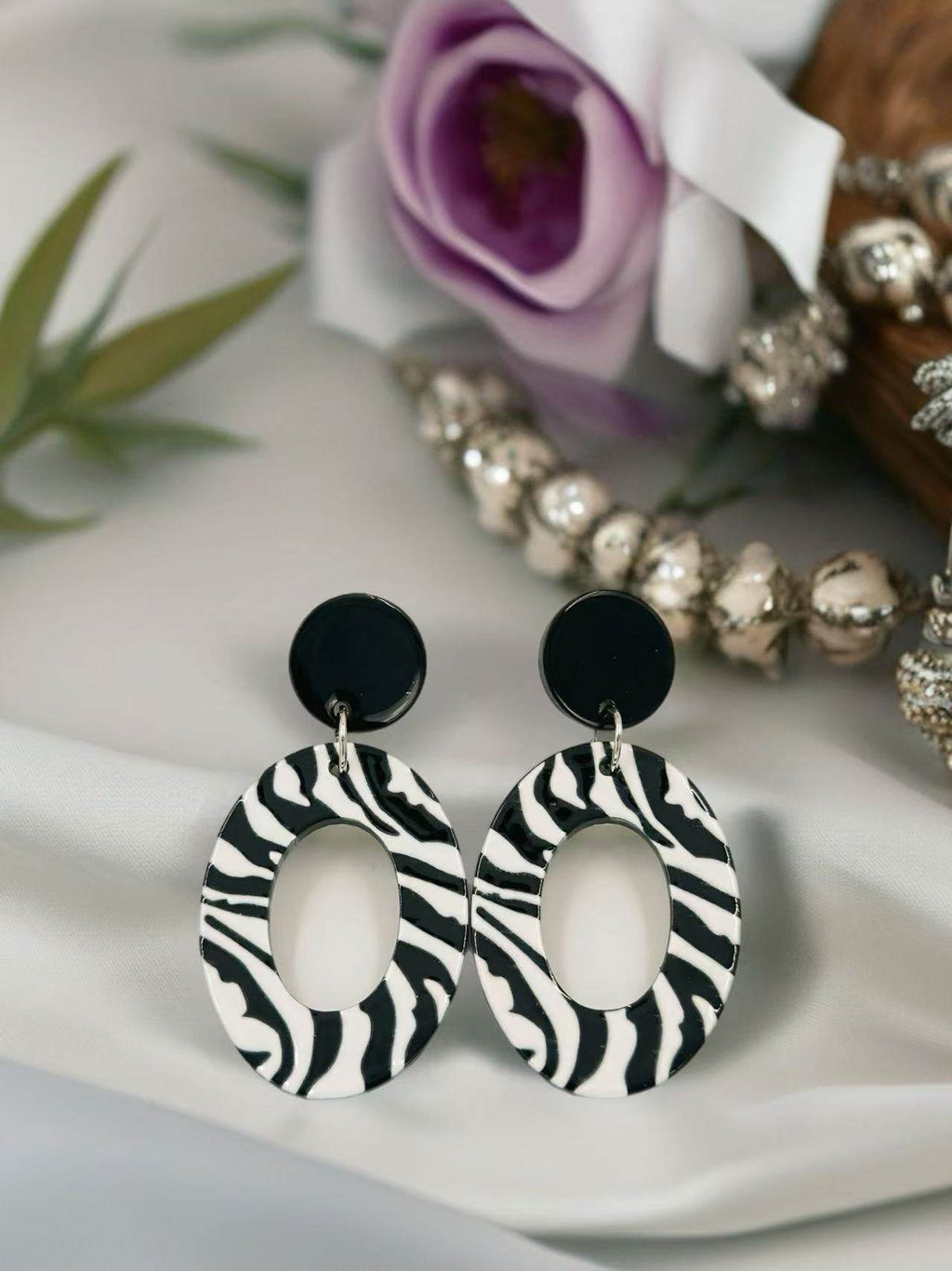 Zebra Oval Stud Statement Earrings - MODA ACCESSORIES