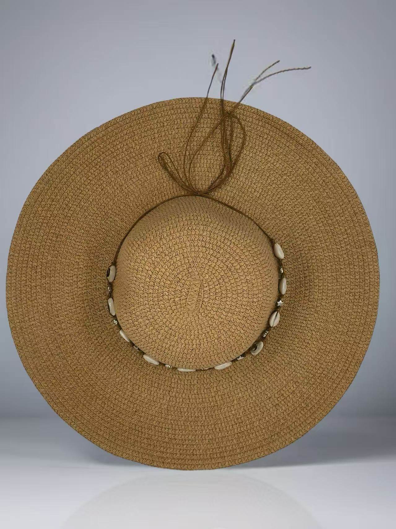 Beige Wide-Brim Sun Hat with Seashell Accent - MODA ACCESSORIES
