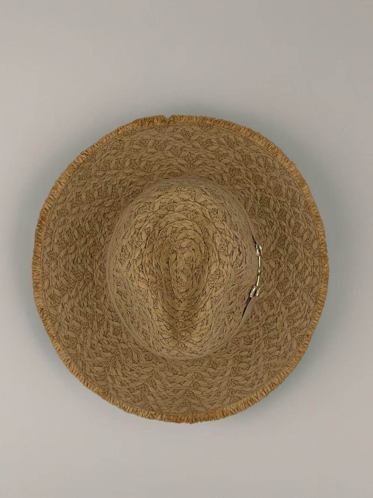 Rustic Wide-Brim Straw Hat with Gold Bit Detail - MODA ACCESSORIES