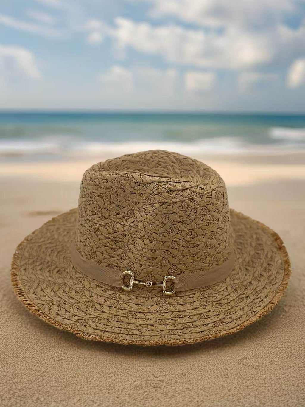 Rustic Wide-Brim Straw Hat with Gold Bit Detail - MODA ACCESSORIES