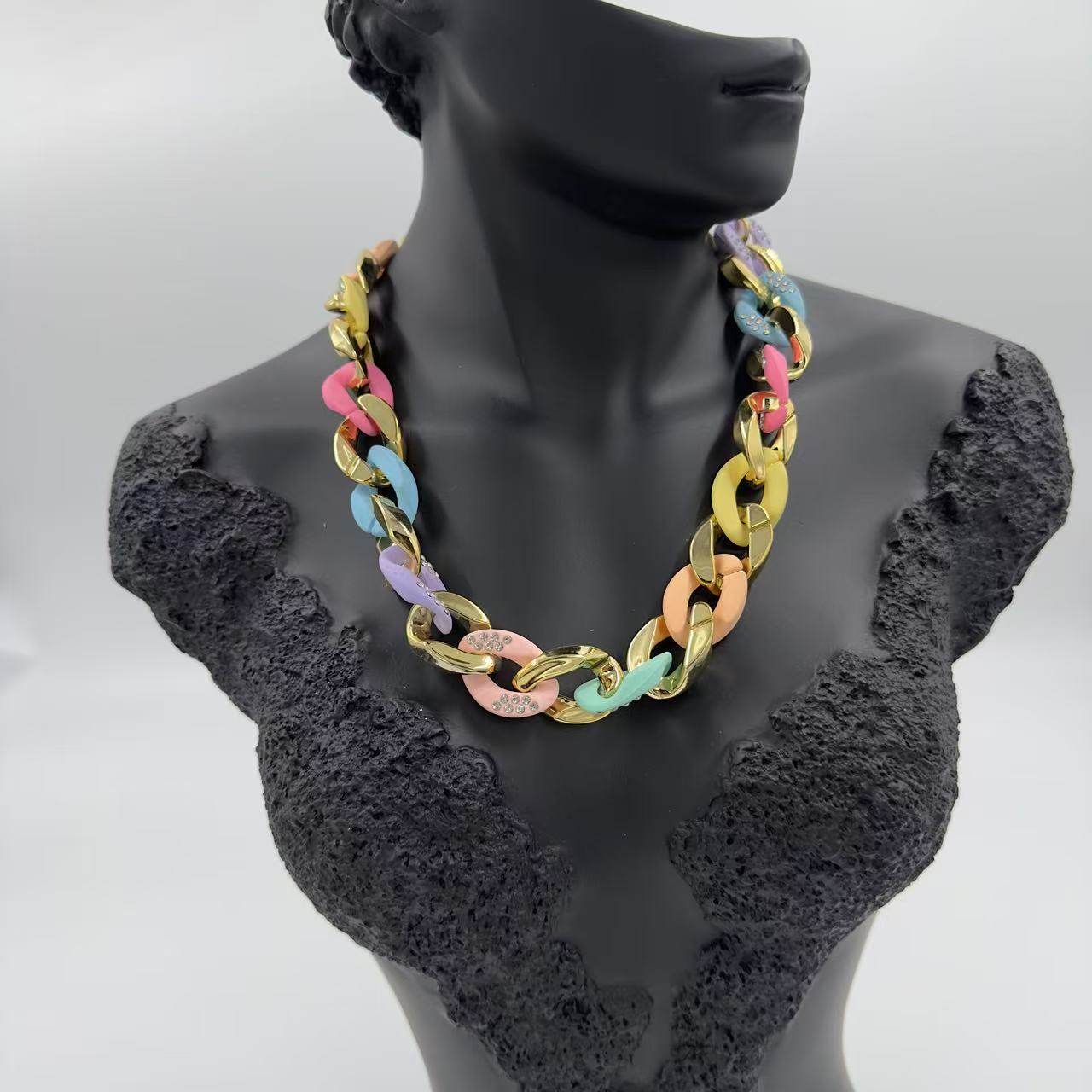 Plastic Multicolor Chain Necklace with Small Stones - MODA ACCESSORIES