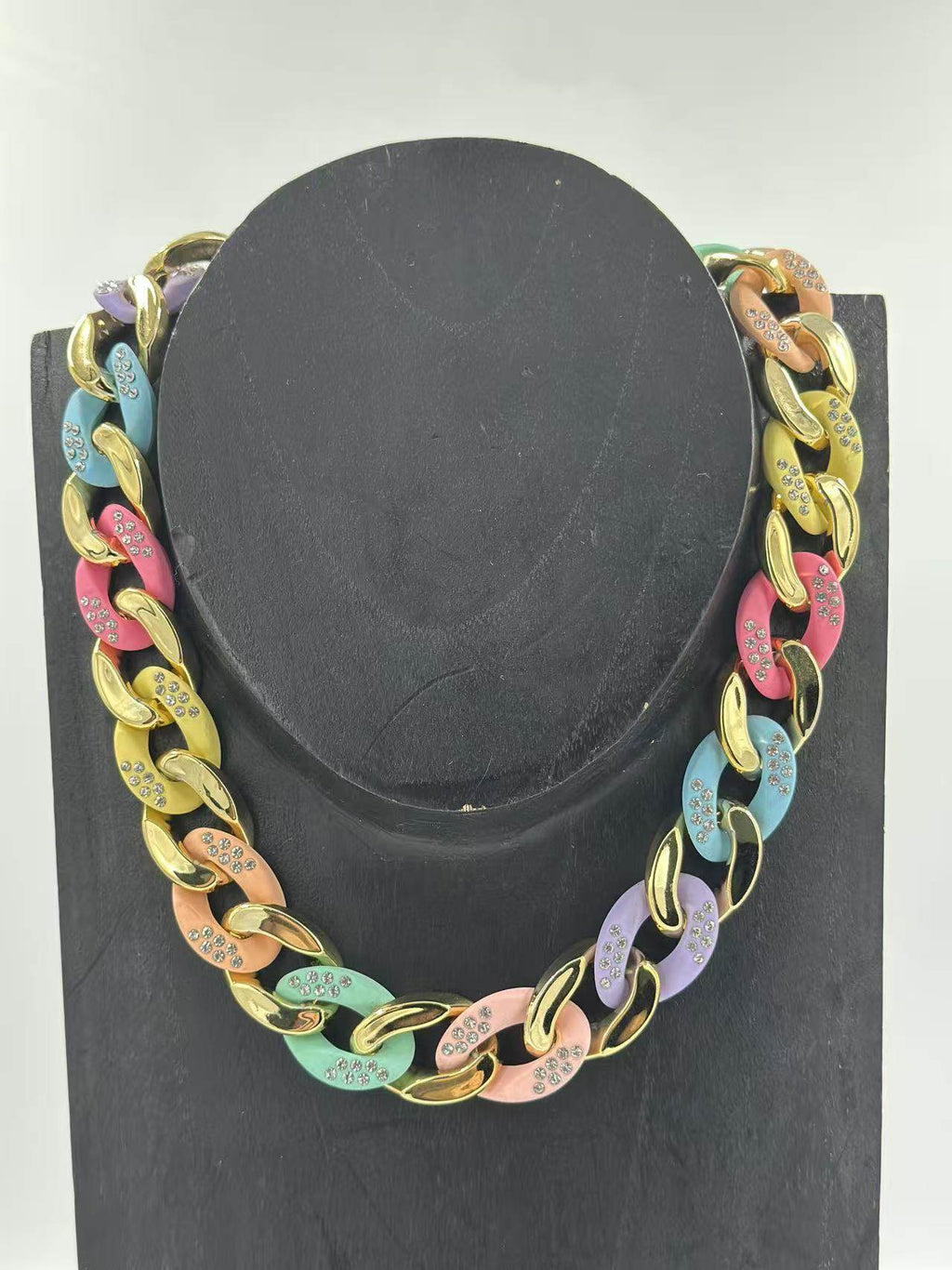 Plastic Multicolor Chain Necklace with Small Stones - MODA ACCESSORIES