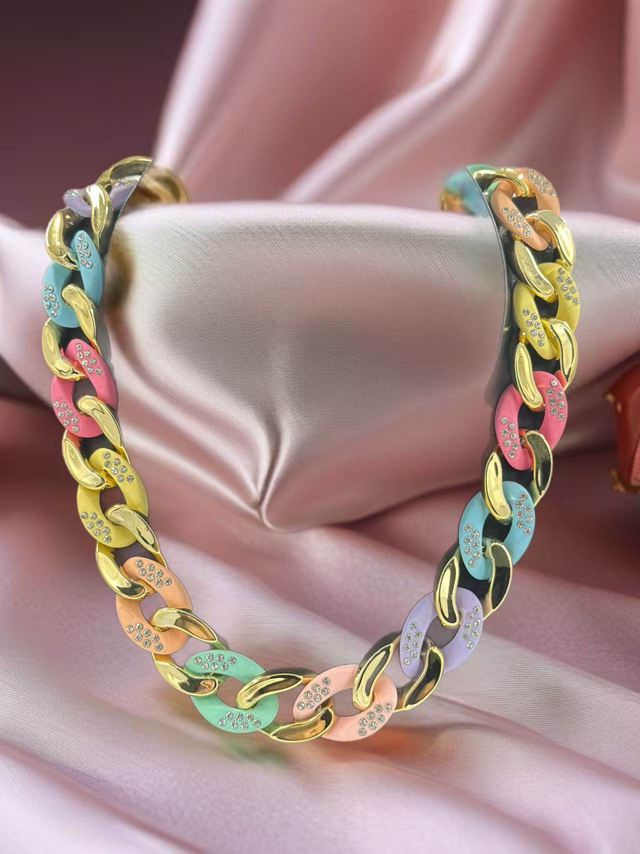 Plastic Multicolor Chain Necklace with Small Stones - MODA ACCESSORIES