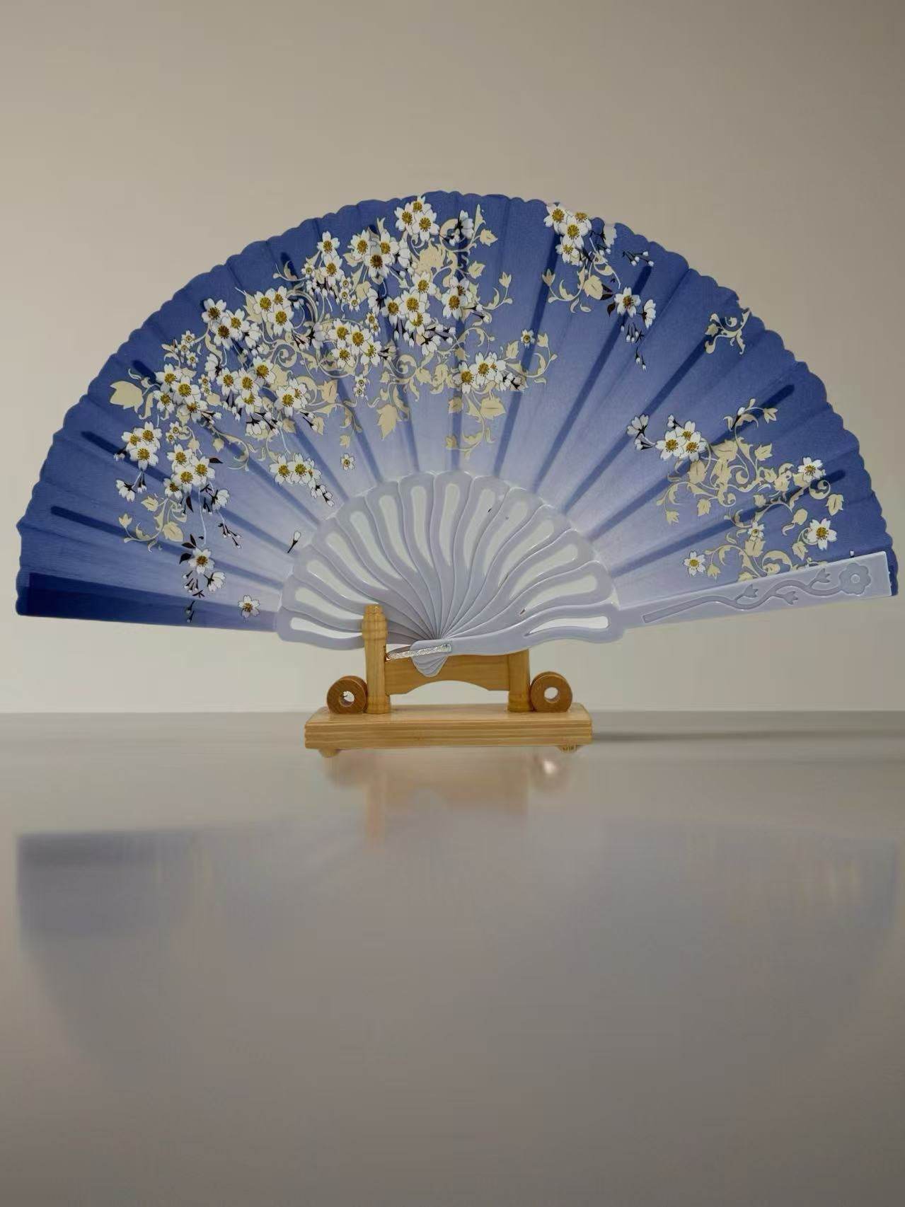 Elegant Floral Hand Fans β Assorted Colors and Designs - MODA ACCESSORIES