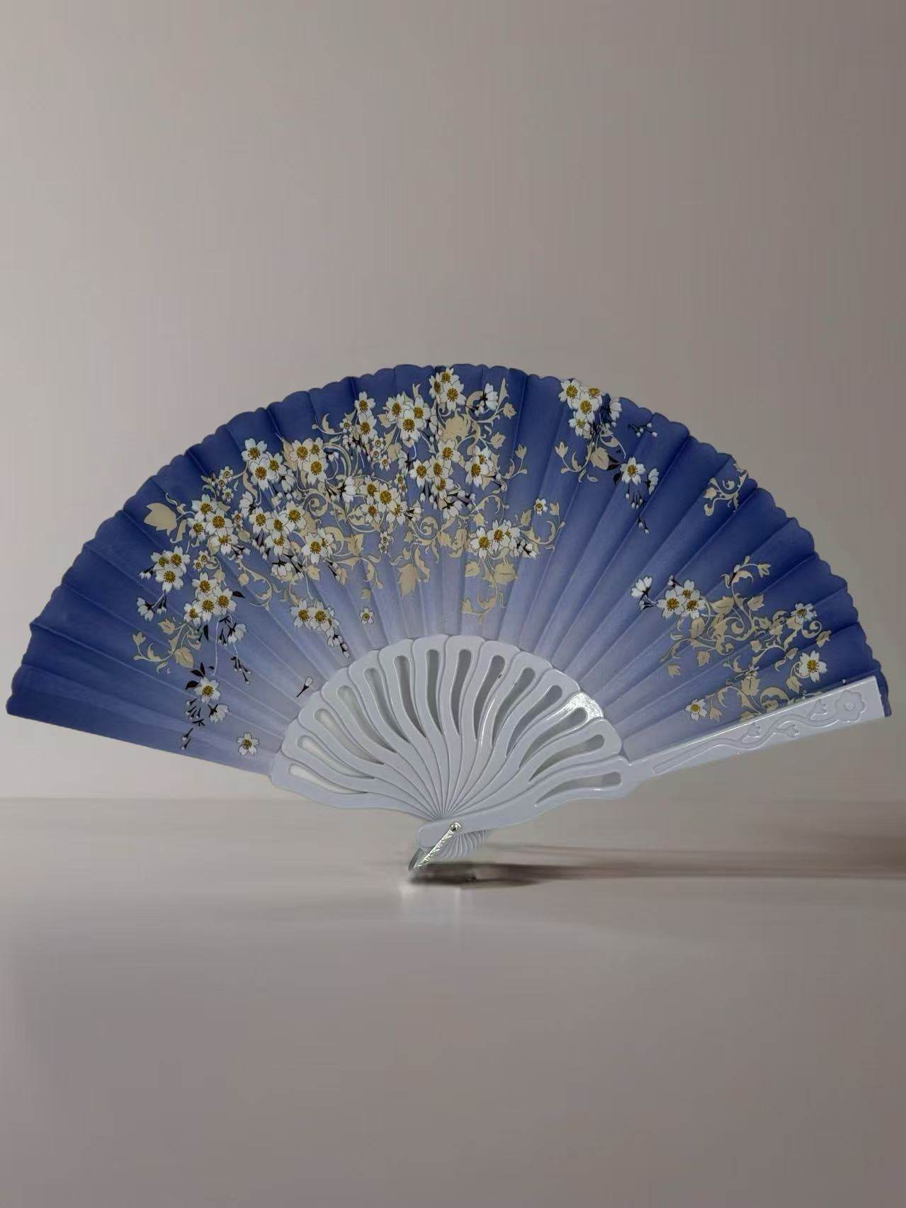 Elegant Floral Hand Fans β Assorted Colors and Designs - MODA ACCESSORIES